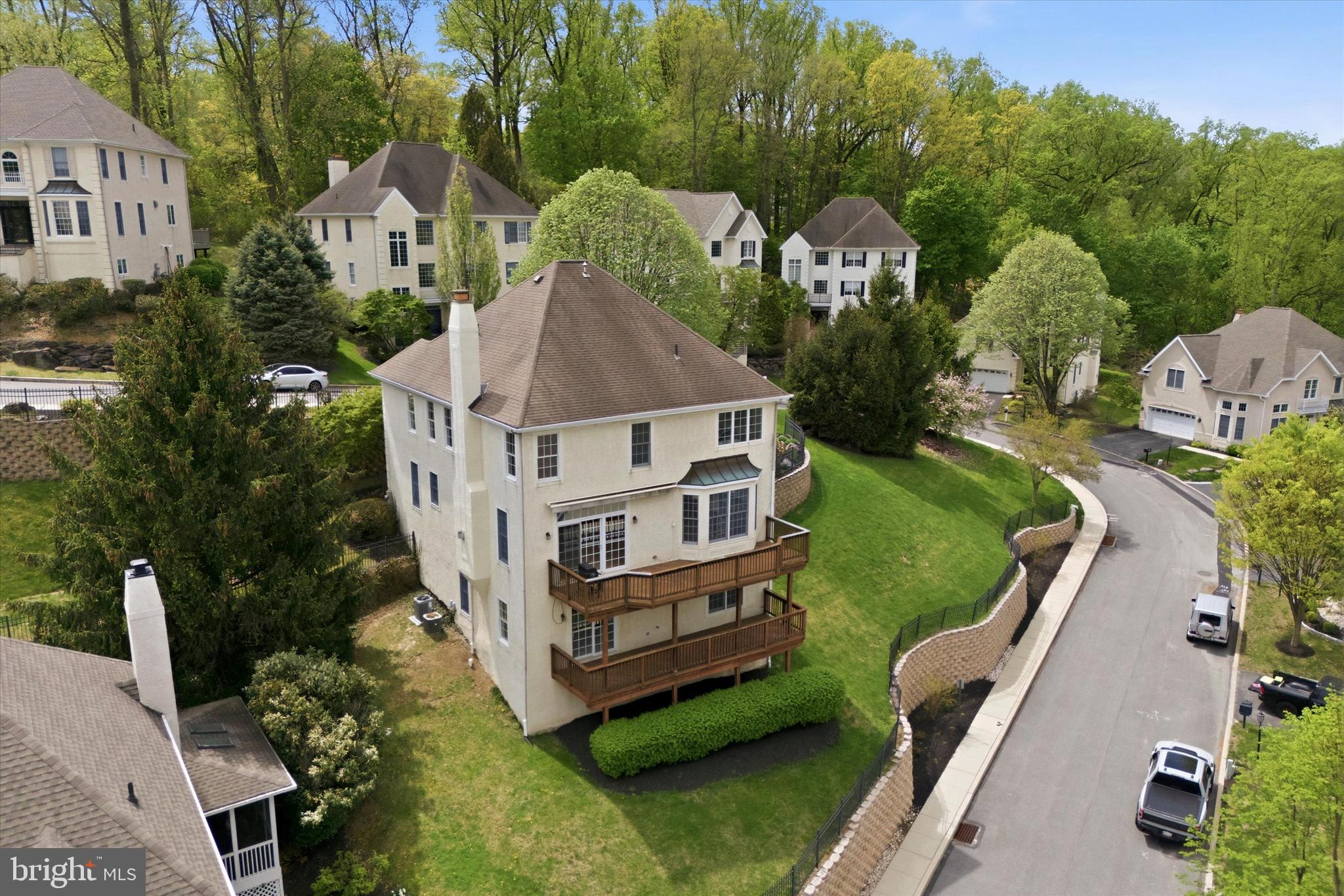 MERION HILL - Residential