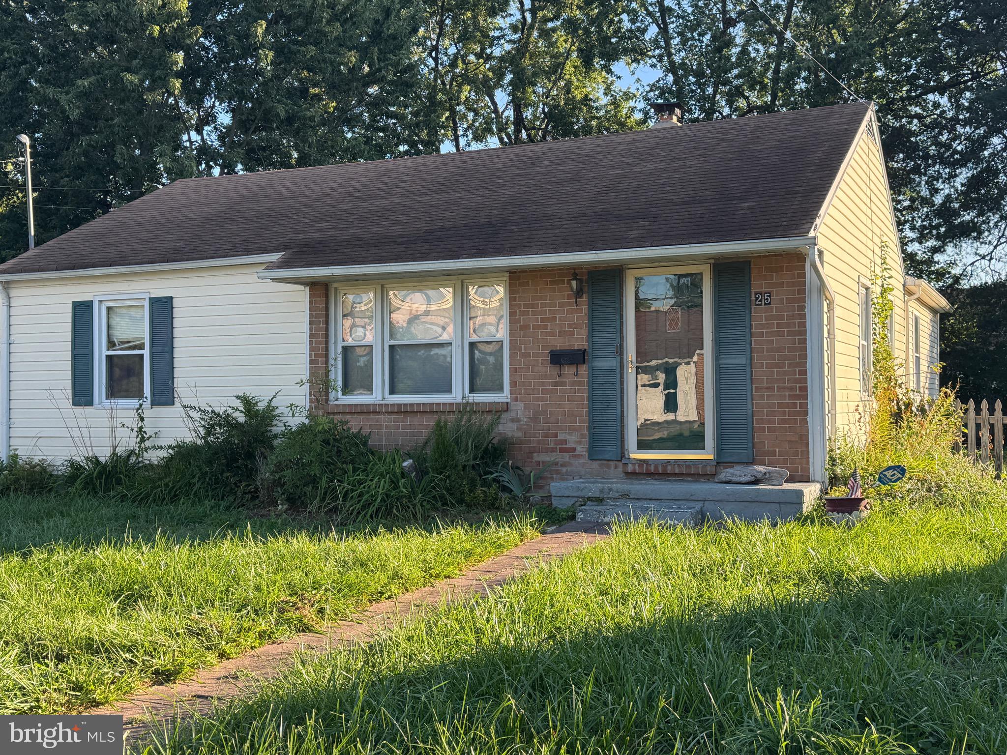 Move right in to this well-located Aberdeen home just off US-40 and minutes to I-95, APG, parks, shops, and dining. Bright living space flows to a practical kitchen; comfortable bedrooms and a full bath complete the main level. A flexible lower/bonus area adds room for work, play, or storage. Enjoy usable outdoor space for relaxing and gatherings. A smart pick for a first home, right-sizer, or investor—easy to see and easy to love.