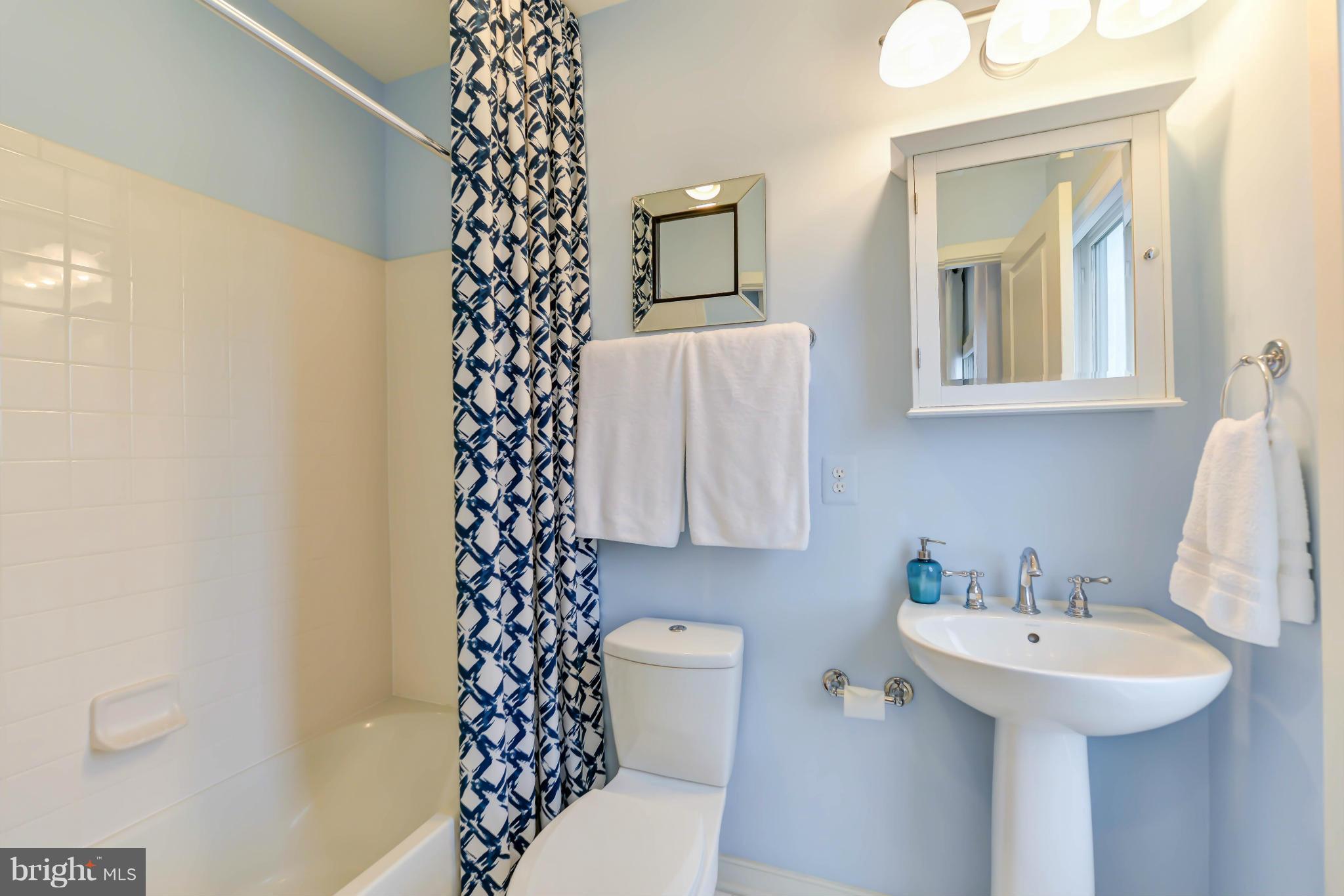 OLD TOWN COMMONS - Residential