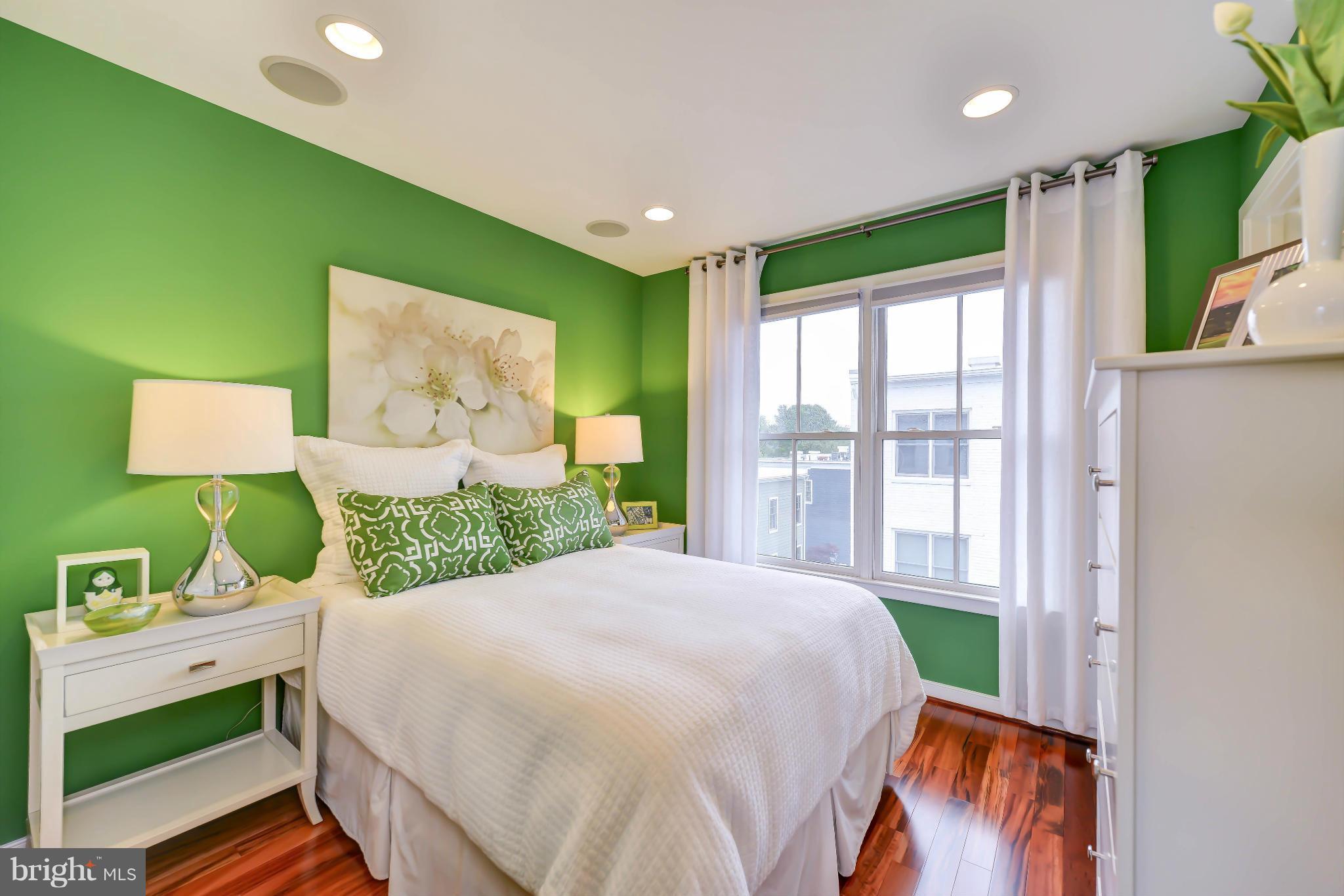 OLD TOWN COMMONS - Residential