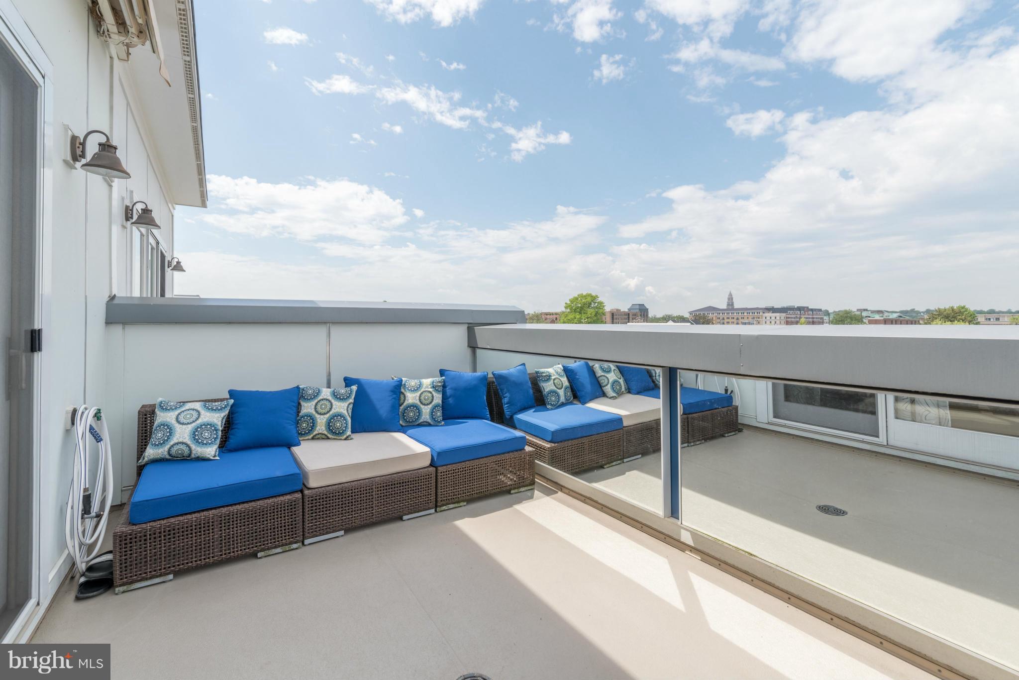 OLD TOWN COMMONS - Residential