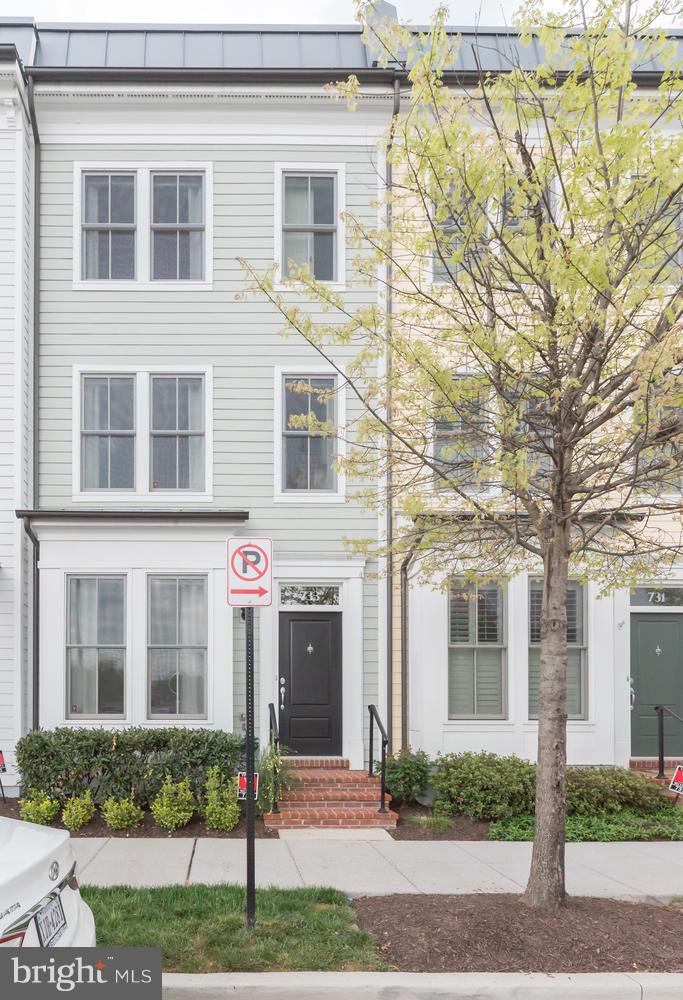 OLD TOWN COMMONS - Residential