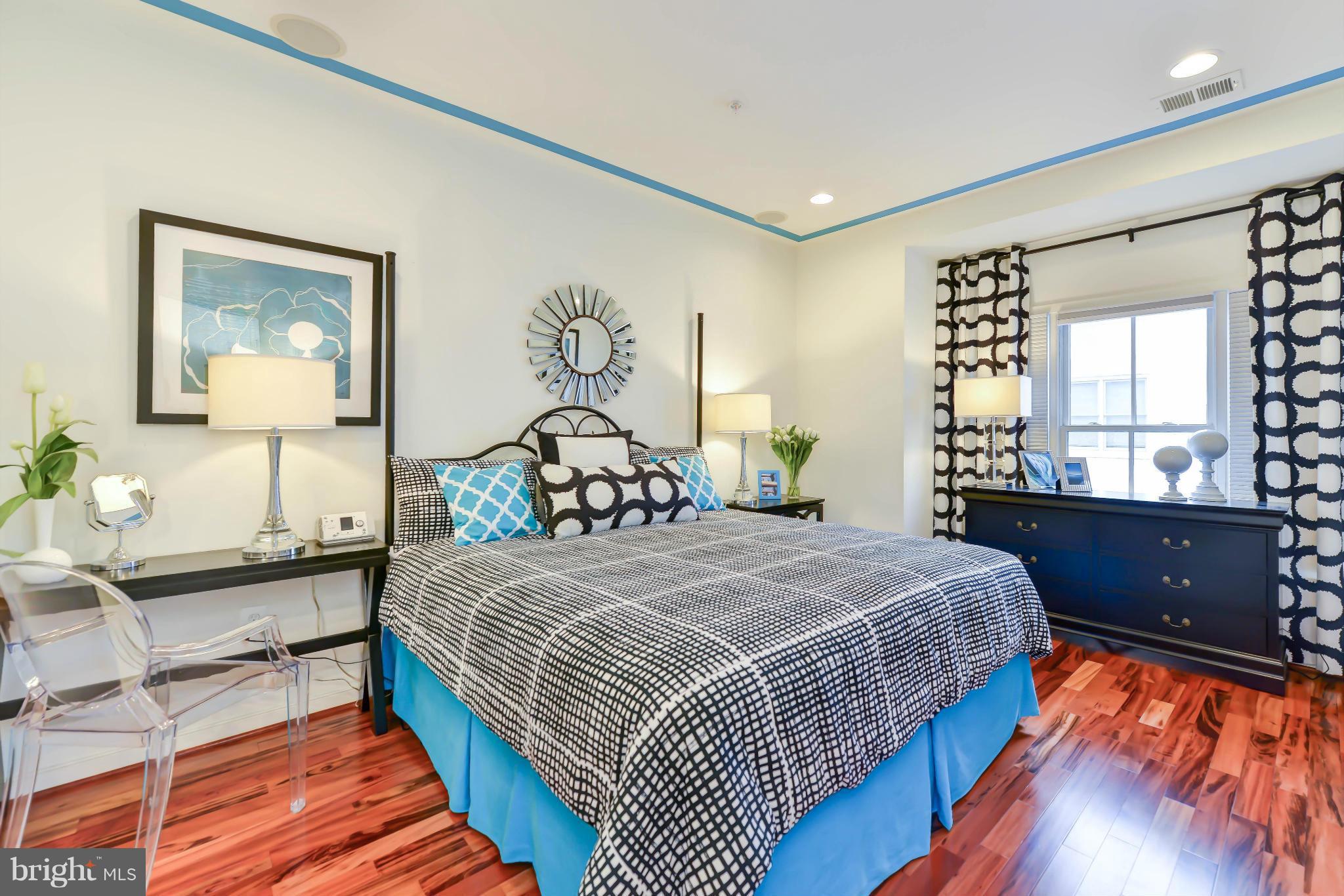 OLD TOWN COMMONS - Residential