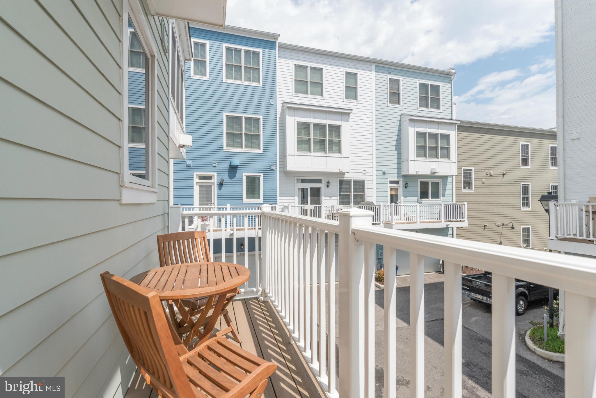 OLD TOWN COMMONS - Residential