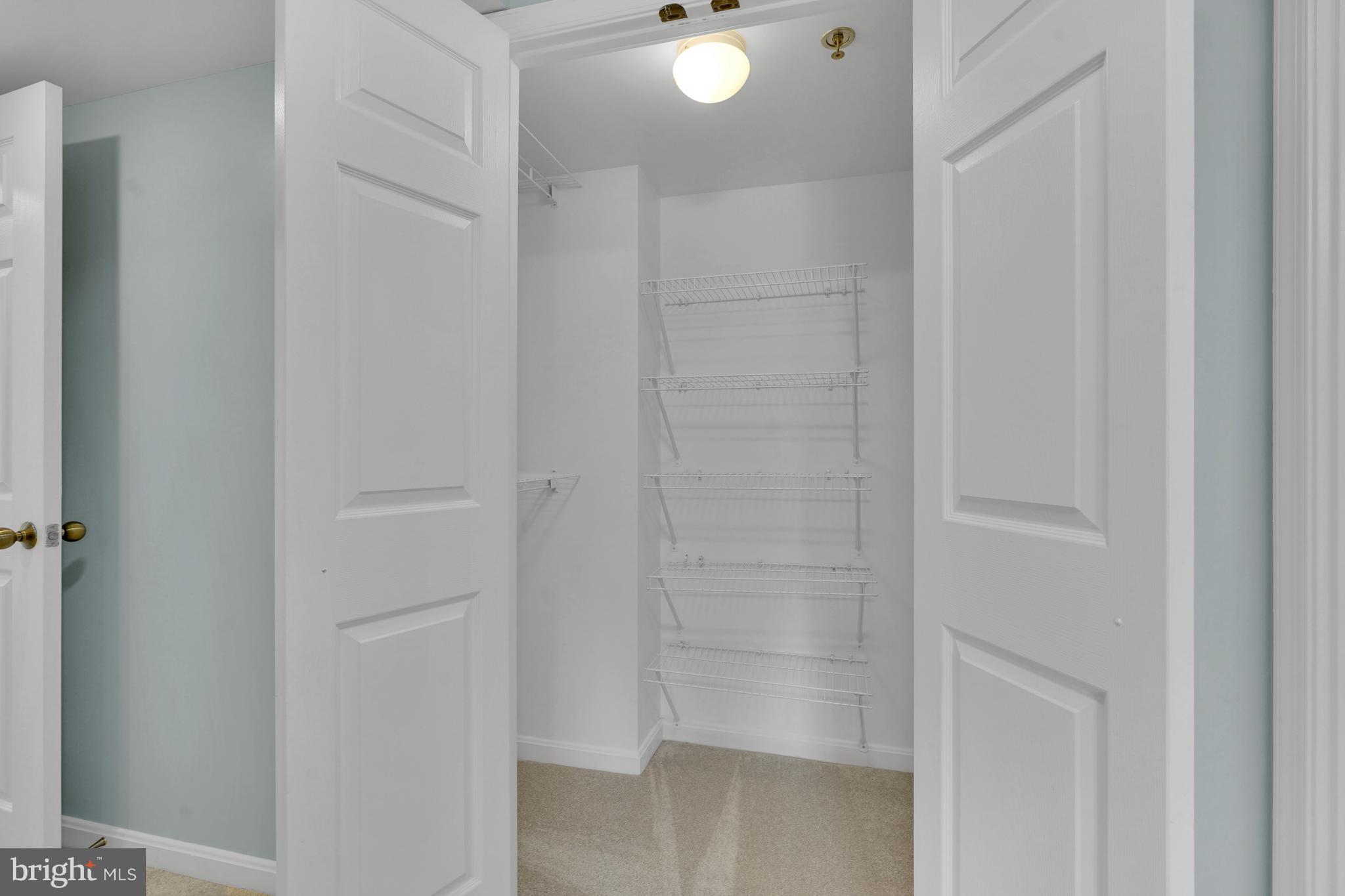 CARLYLE TOWERS CONDOMINIUM - Residential