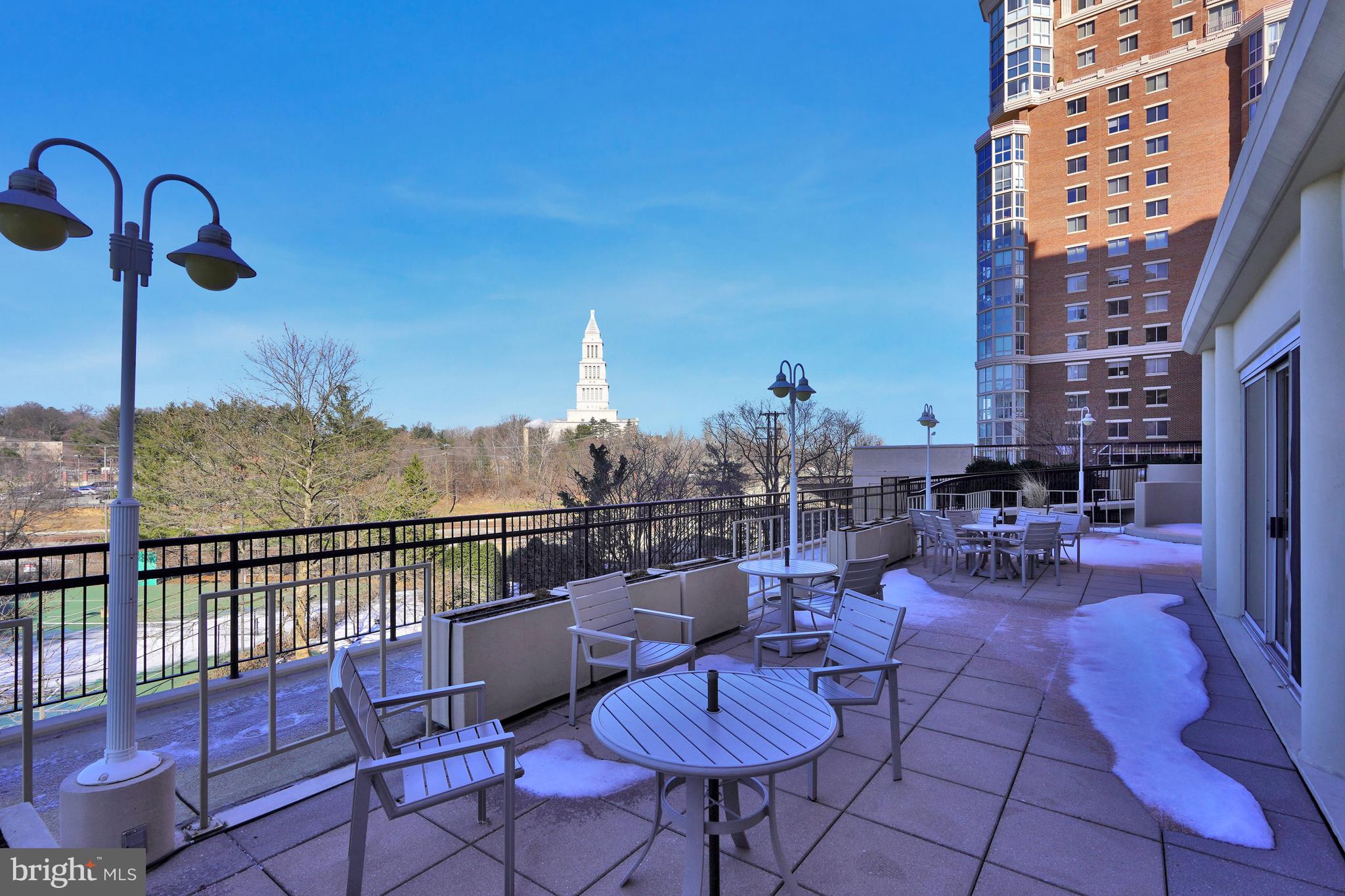 CARLYLE TOWERS CONDOMINIUM - Residential