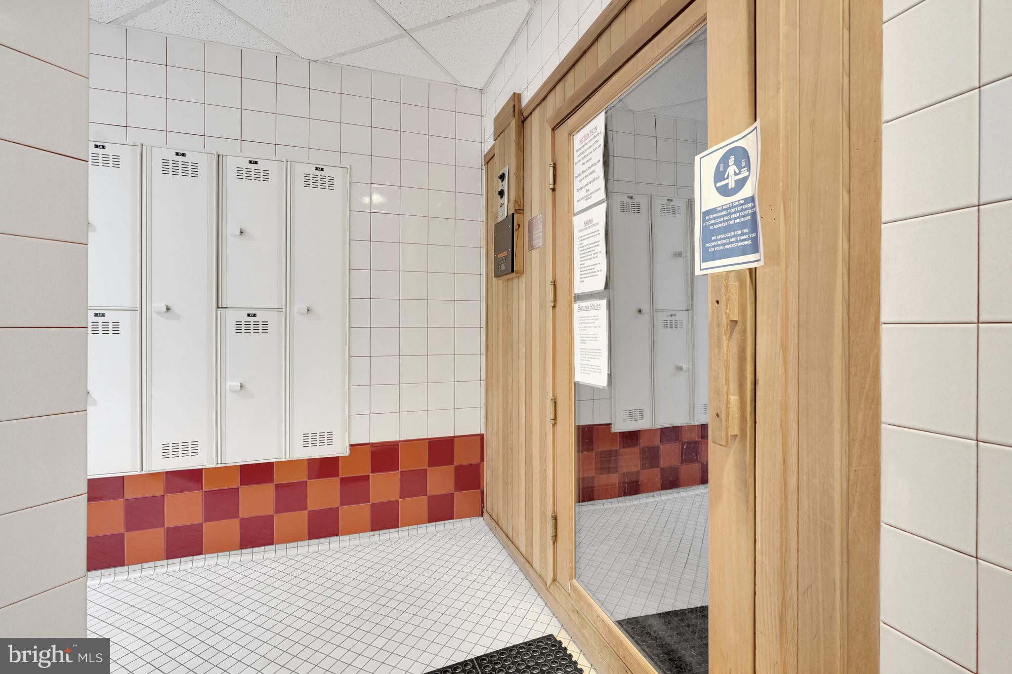 CARLYLE TOWERS CONDOMINIUM - Residential