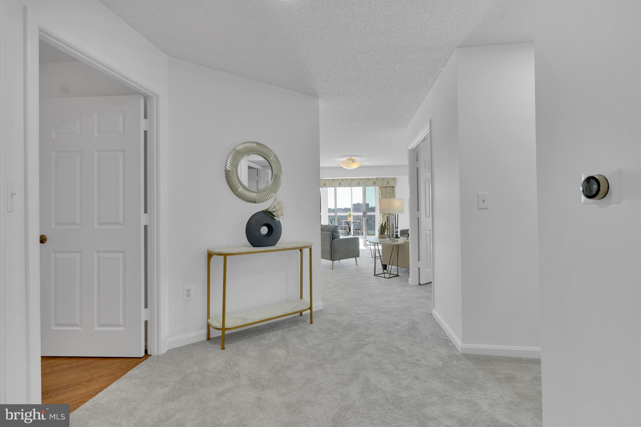 CARLYLE TOWERS CONDOMINIUM - Residential