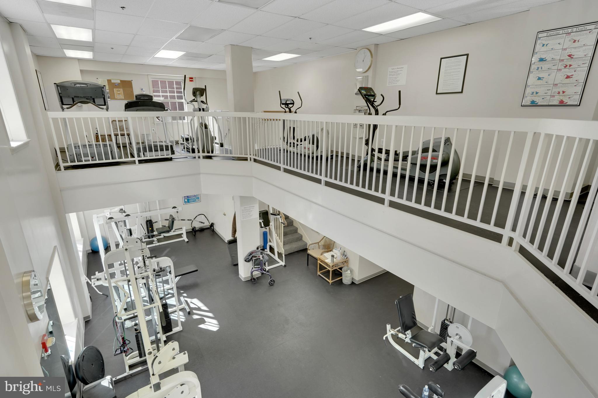 CARLYLE TOWERS CONDOMINIUM - Residential