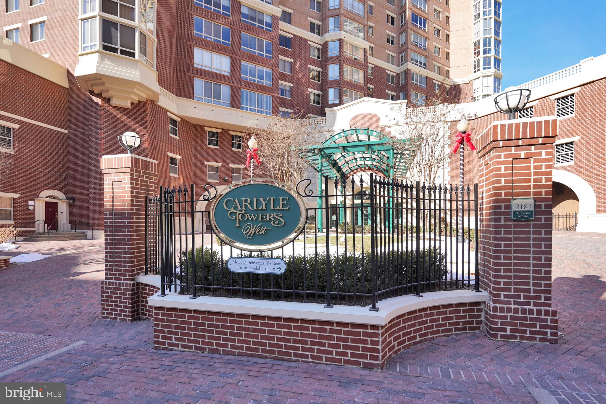 CARLYLE TOWERS CONDOMINIUM - Residential