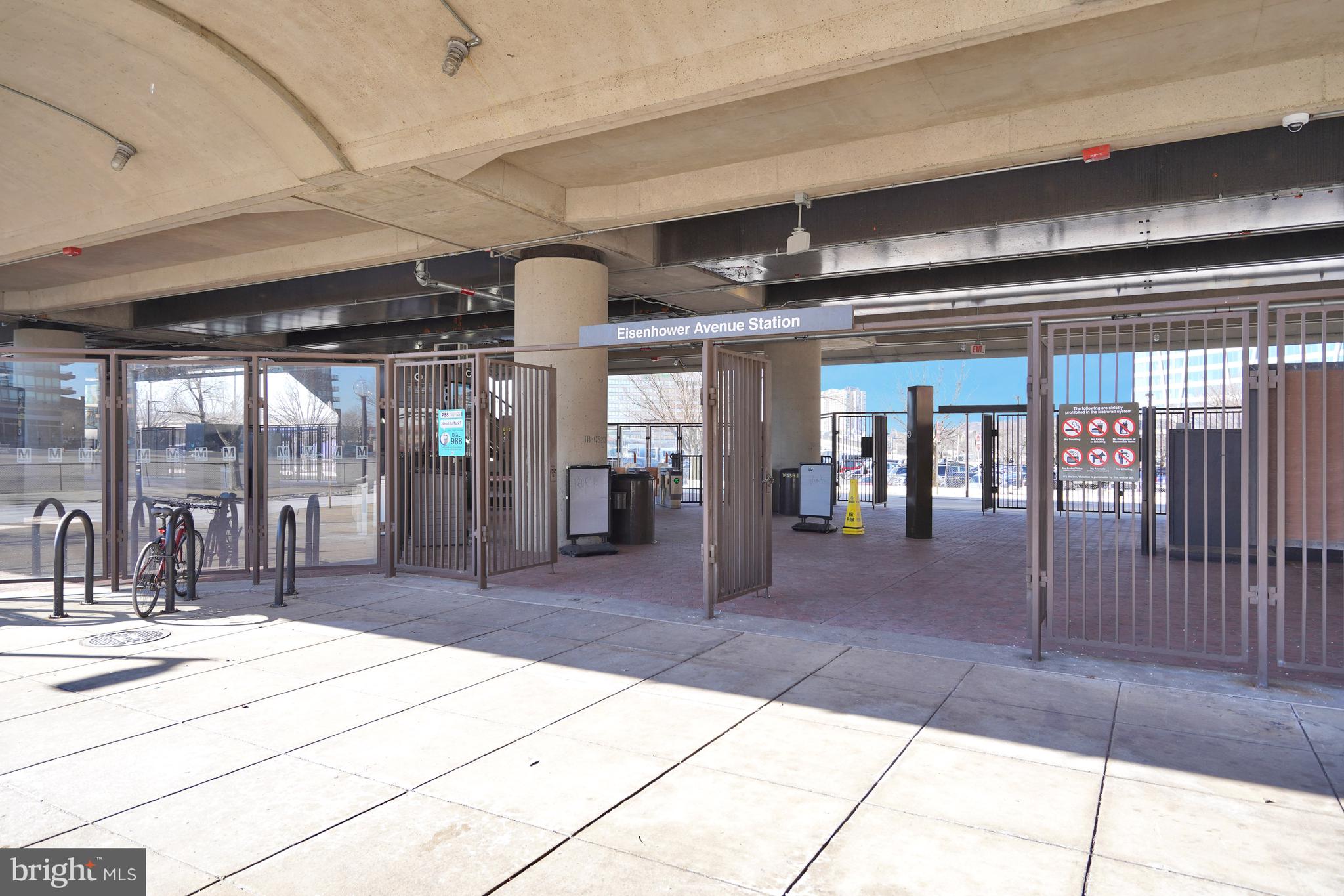 CARLYLE TOWERS CONDOMINIUM - Residential