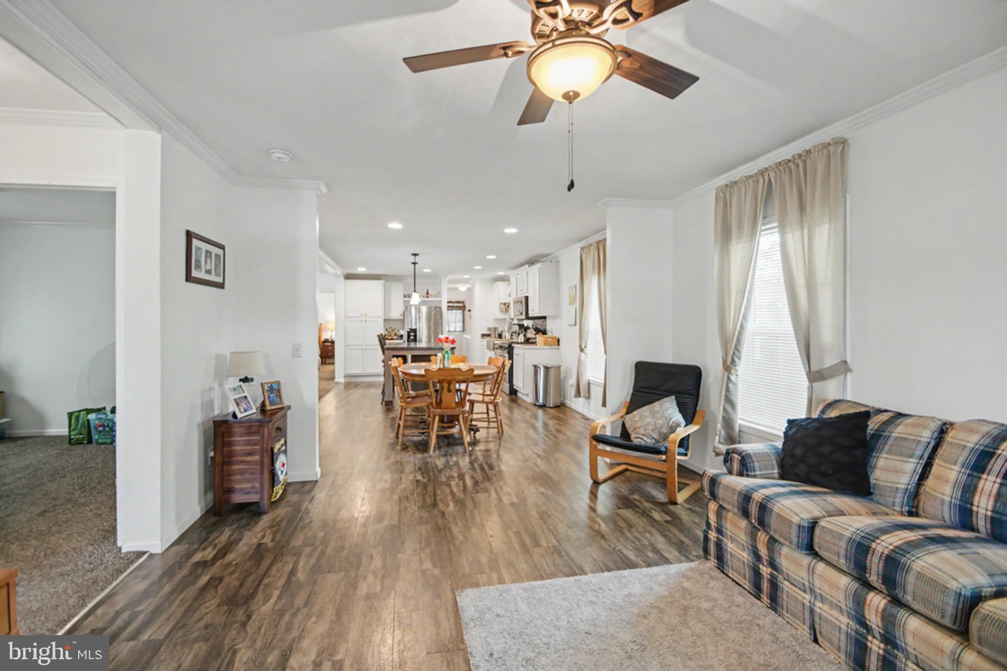 605 WILLOW DRIVE