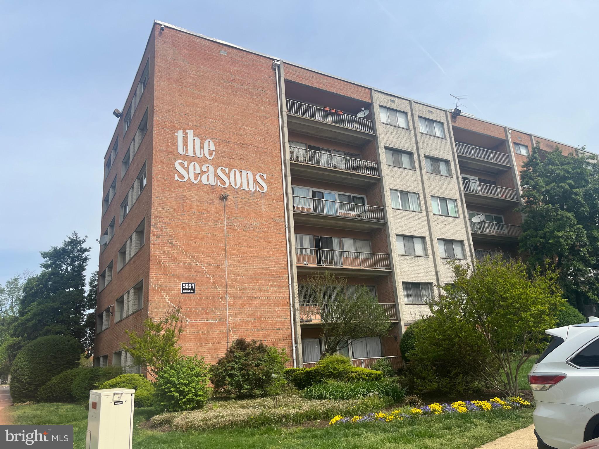 THE SEASONS - Residential