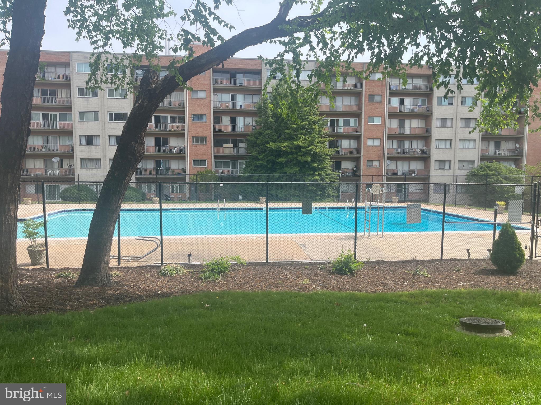 THE SEASONS - Residential