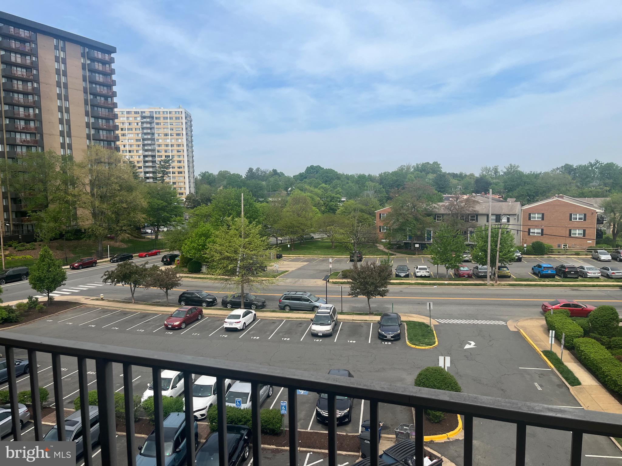 THE SEASONS - Residential