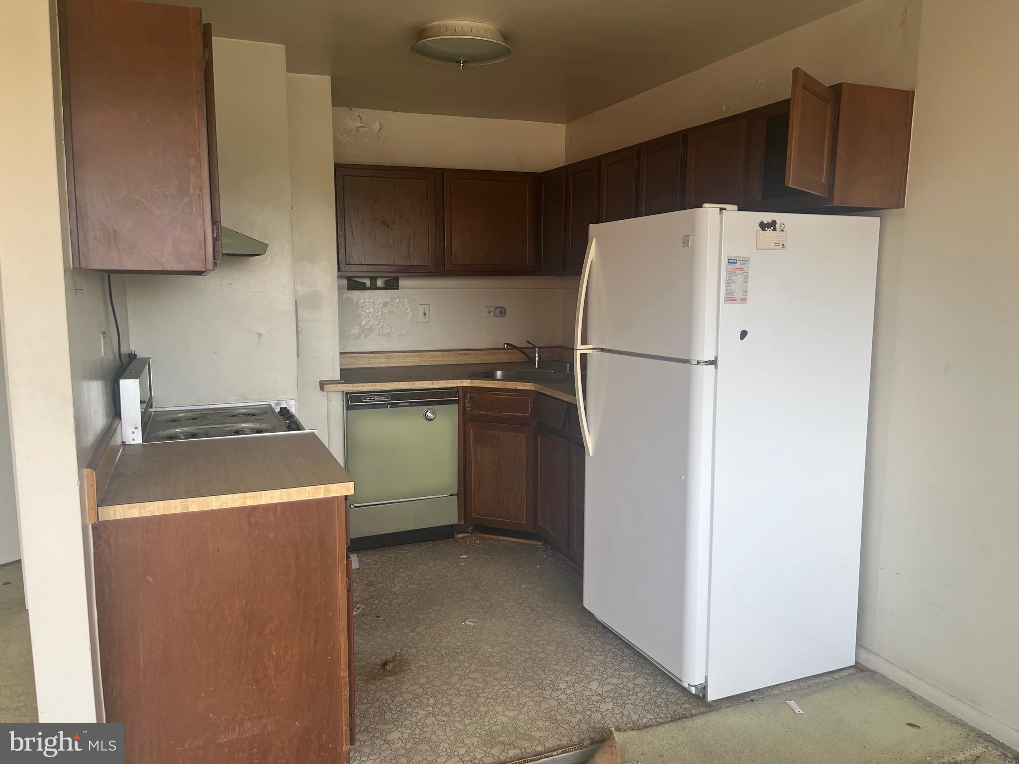 THE SEASONS - Residential