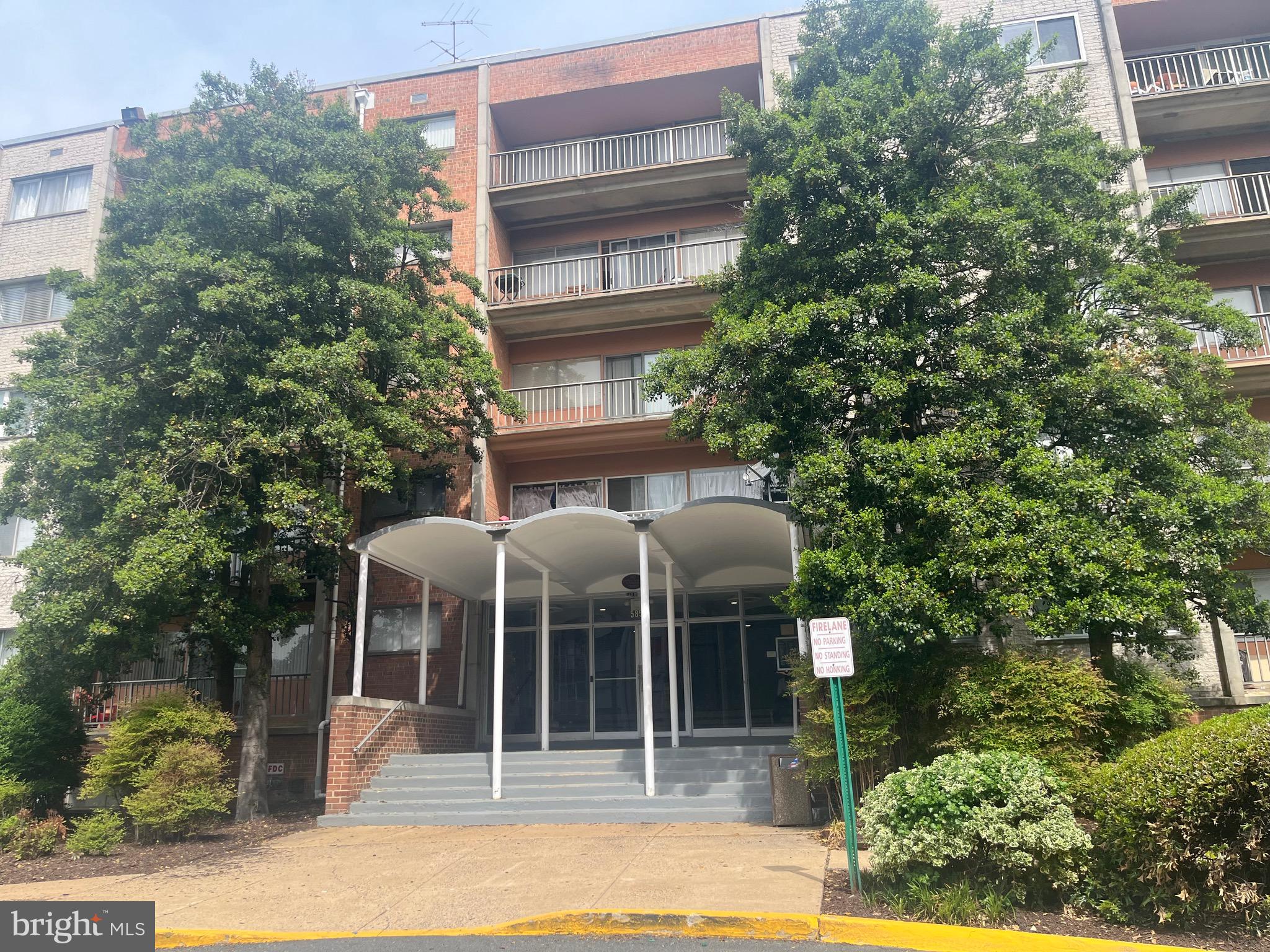 THE SEASONS - Residential