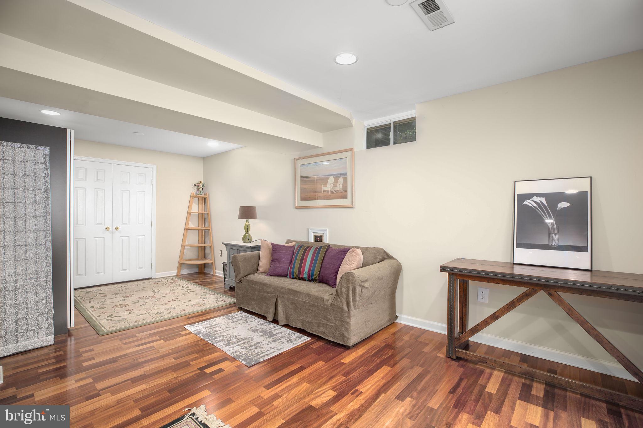 KERILL WOODS - Residential