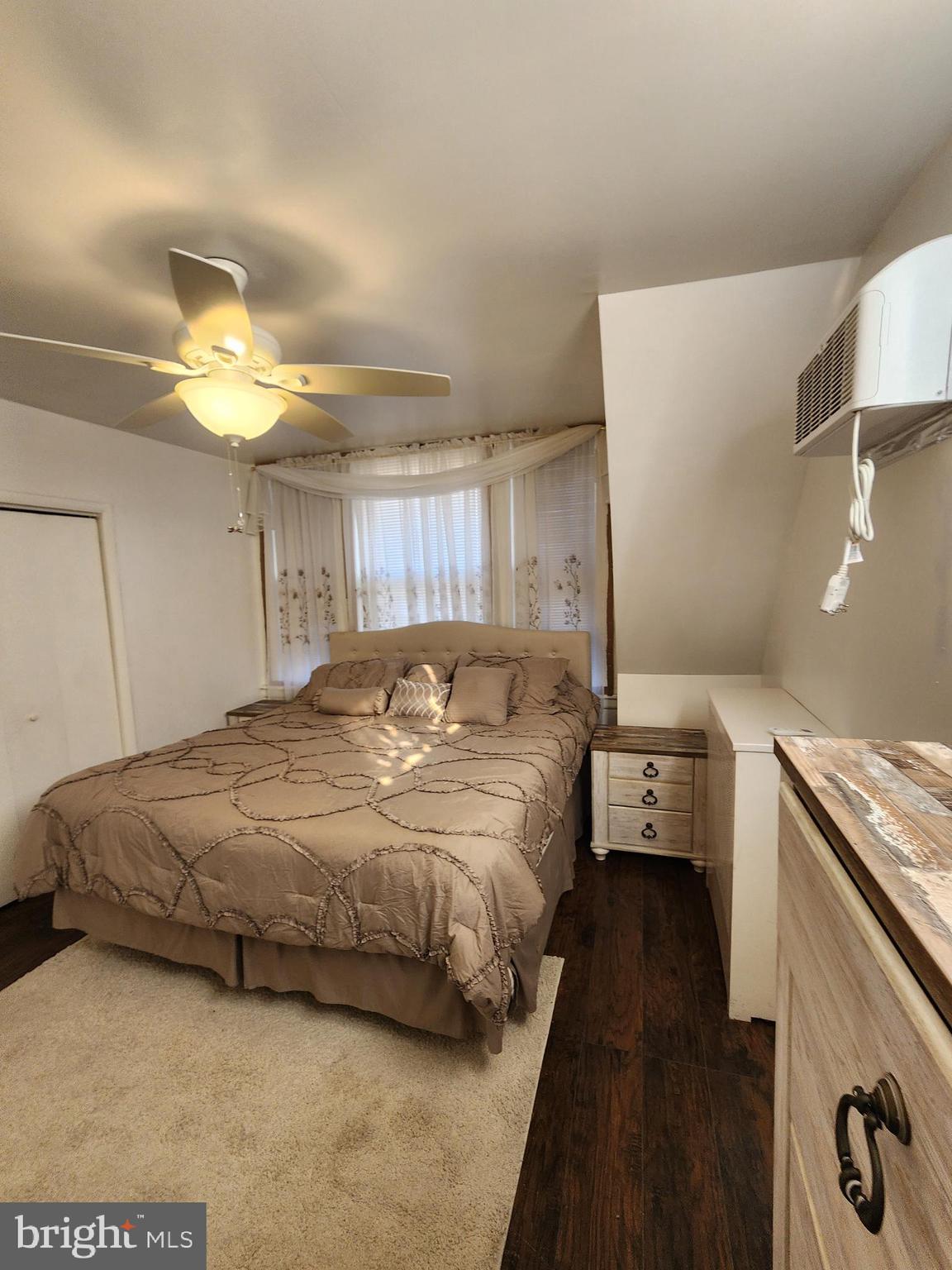 PHILADELPHIA - Residential