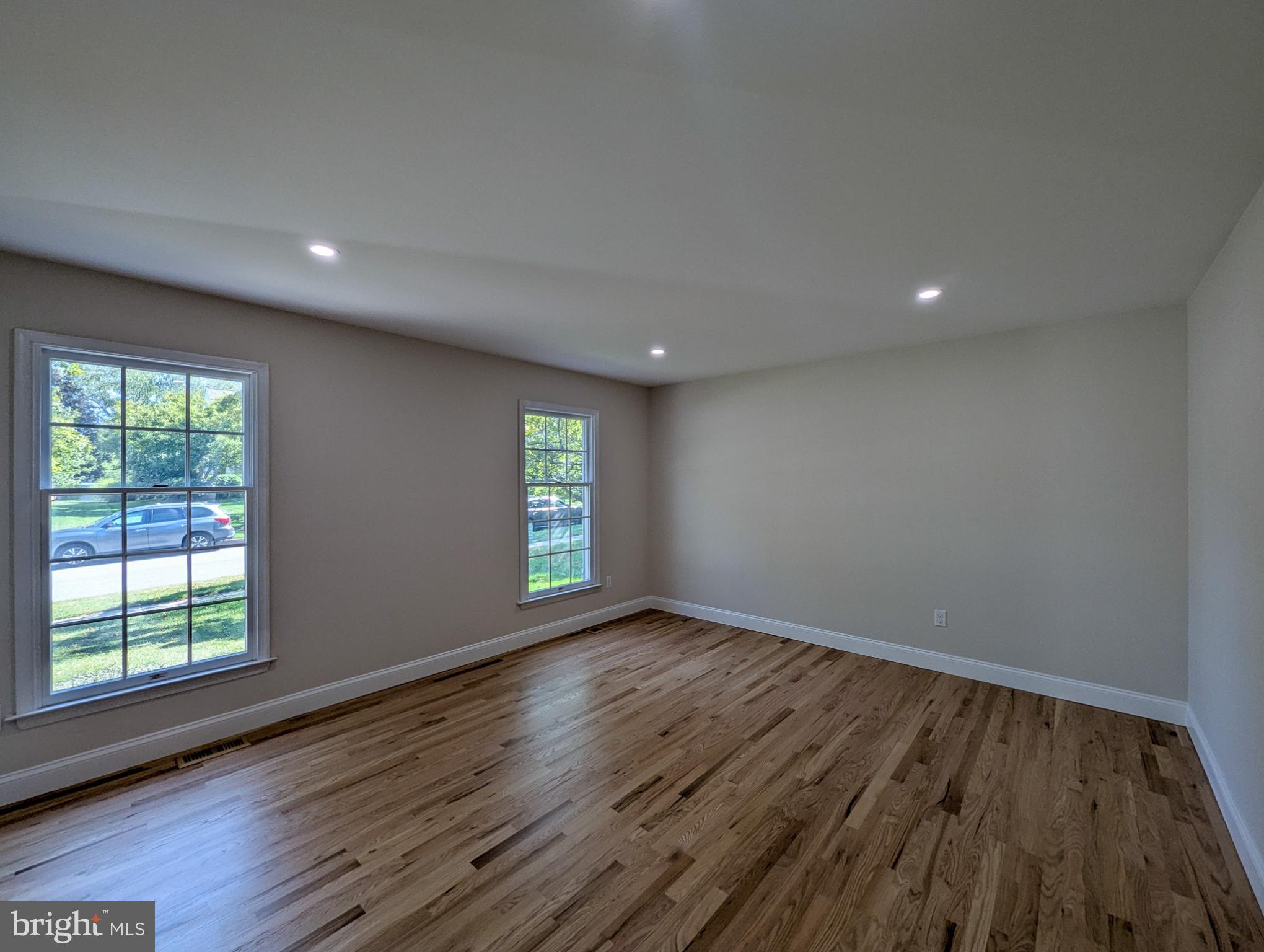 102 RIDGEWOOD WAY