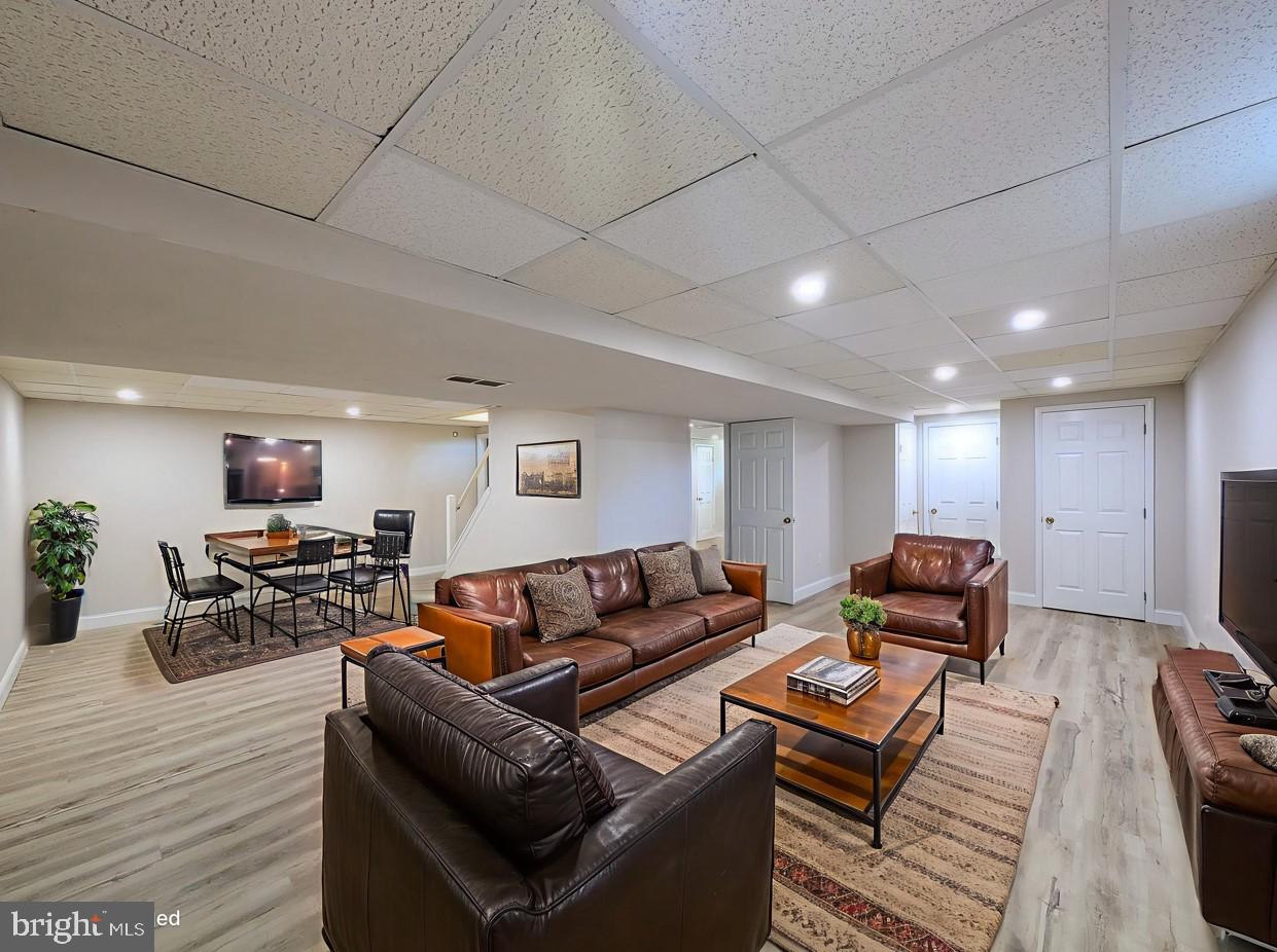 CHARLESTOWNE - Residential