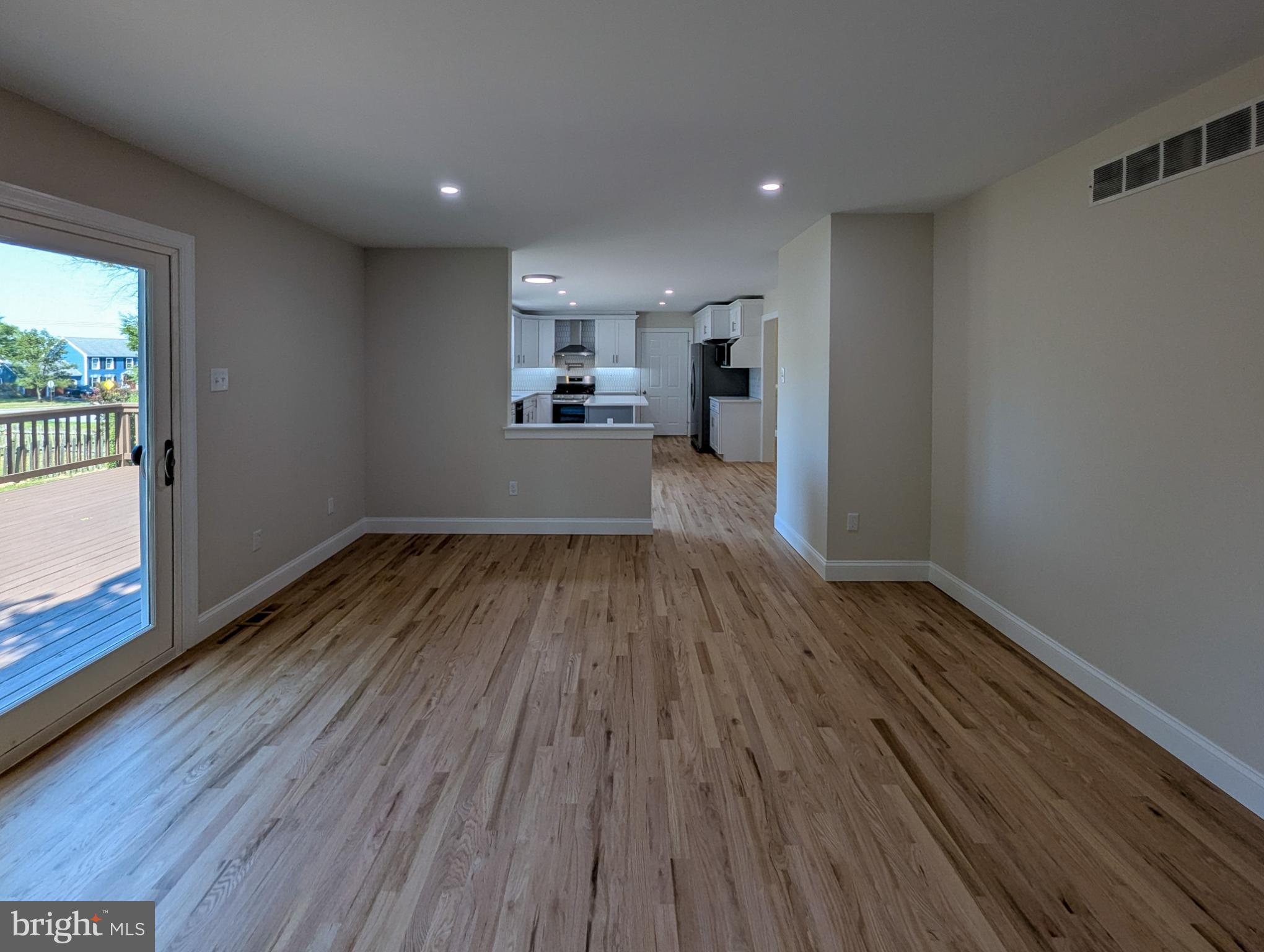 CHARLESTOWNE - Residential