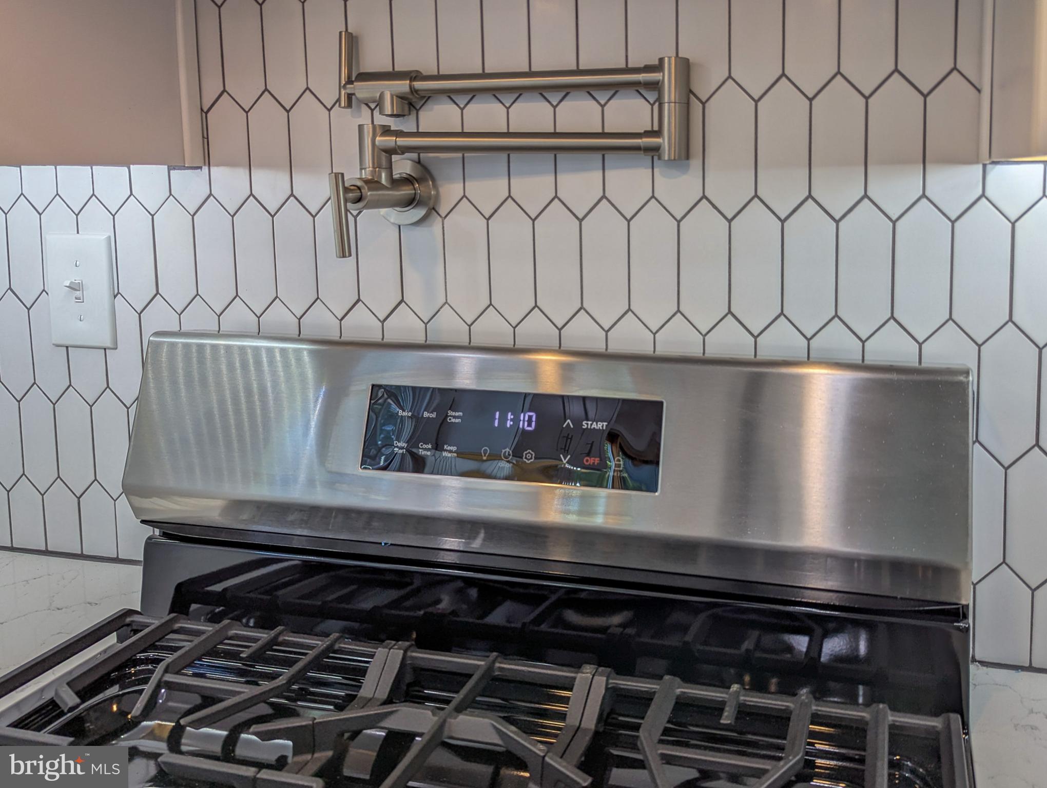 CHARLESTOWNE - Residential