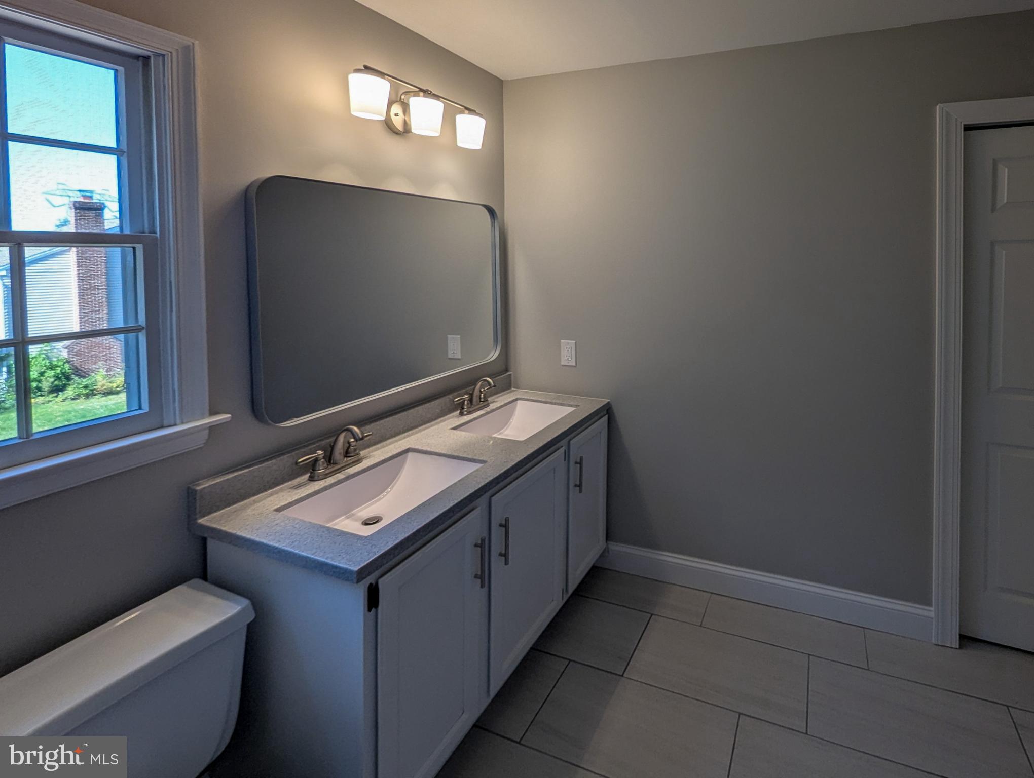 CHARLESTOWNE - Residential