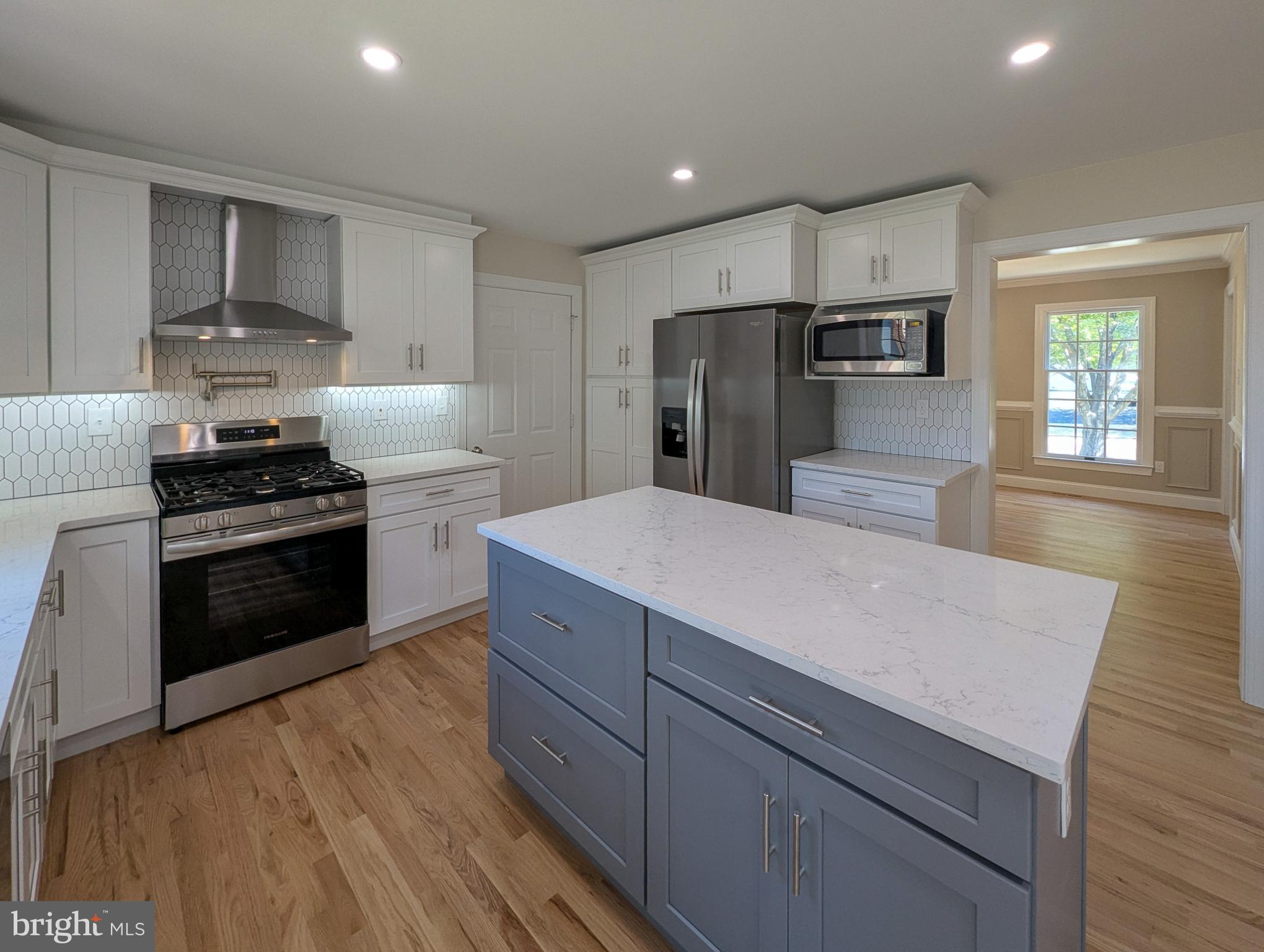 CHARLESTOWNE - Residential