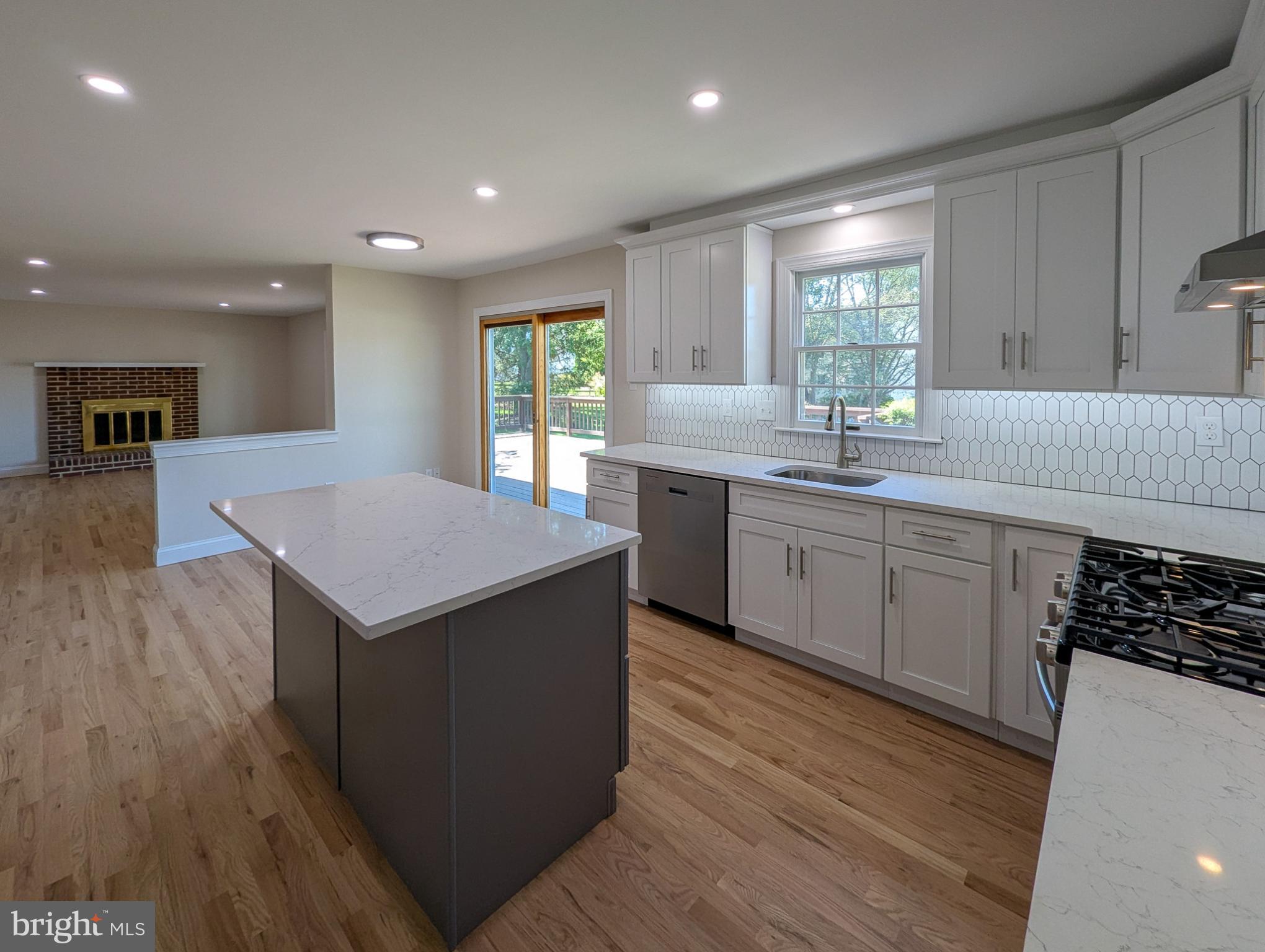 CHARLESTOWNE - Residential