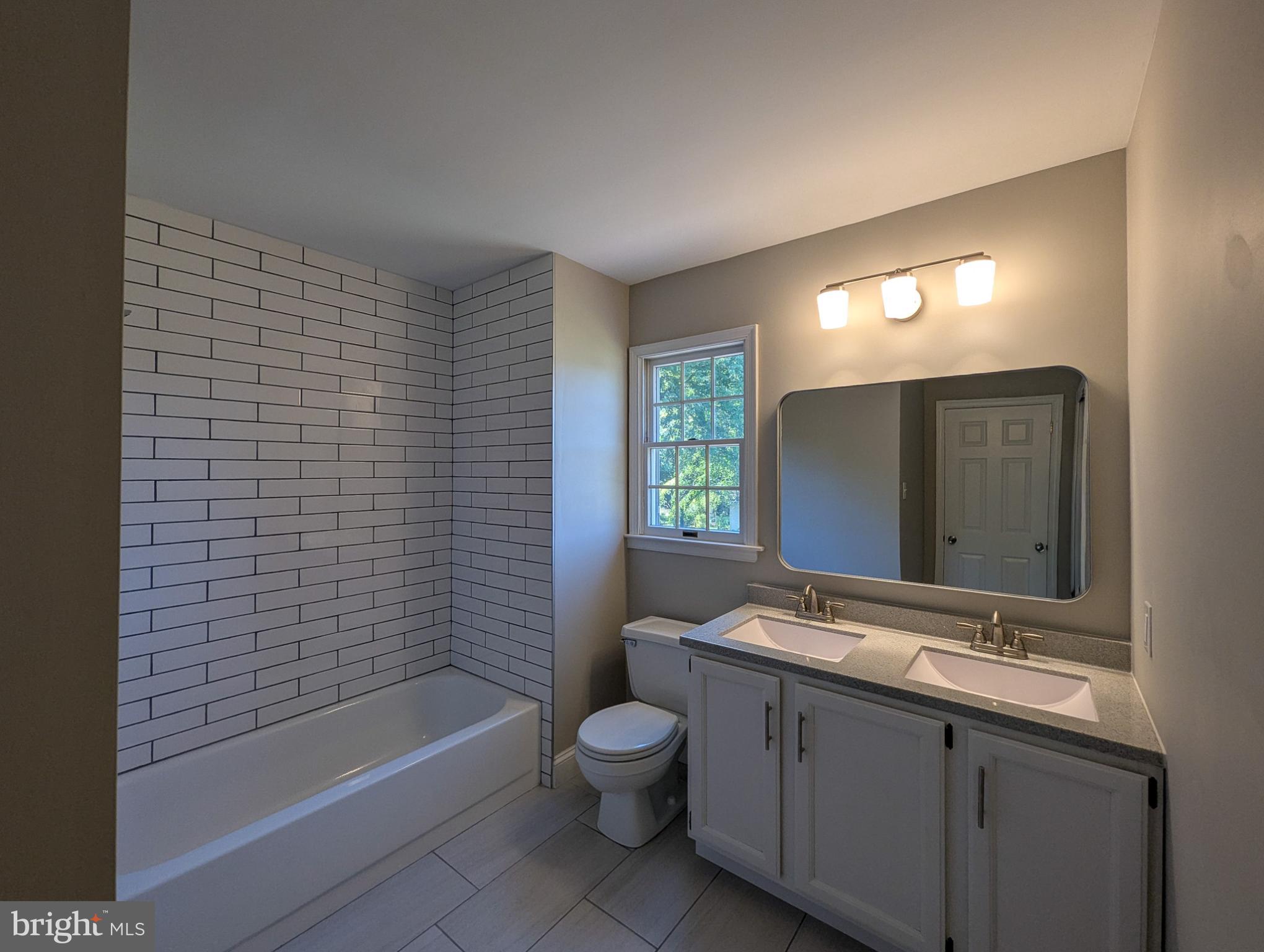 CHARLESTOWNE - Residential