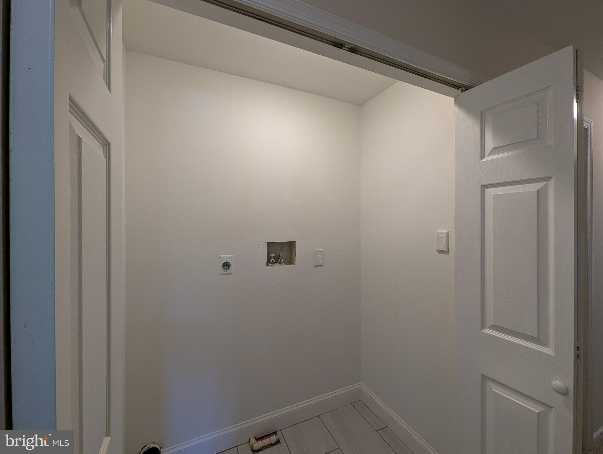 CHARLESTOWNE - Residential