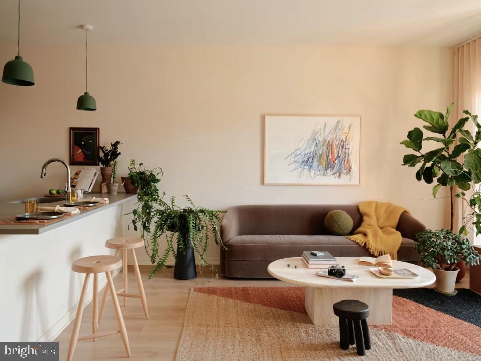 SOUTH KENSINGTON - Residential Lease