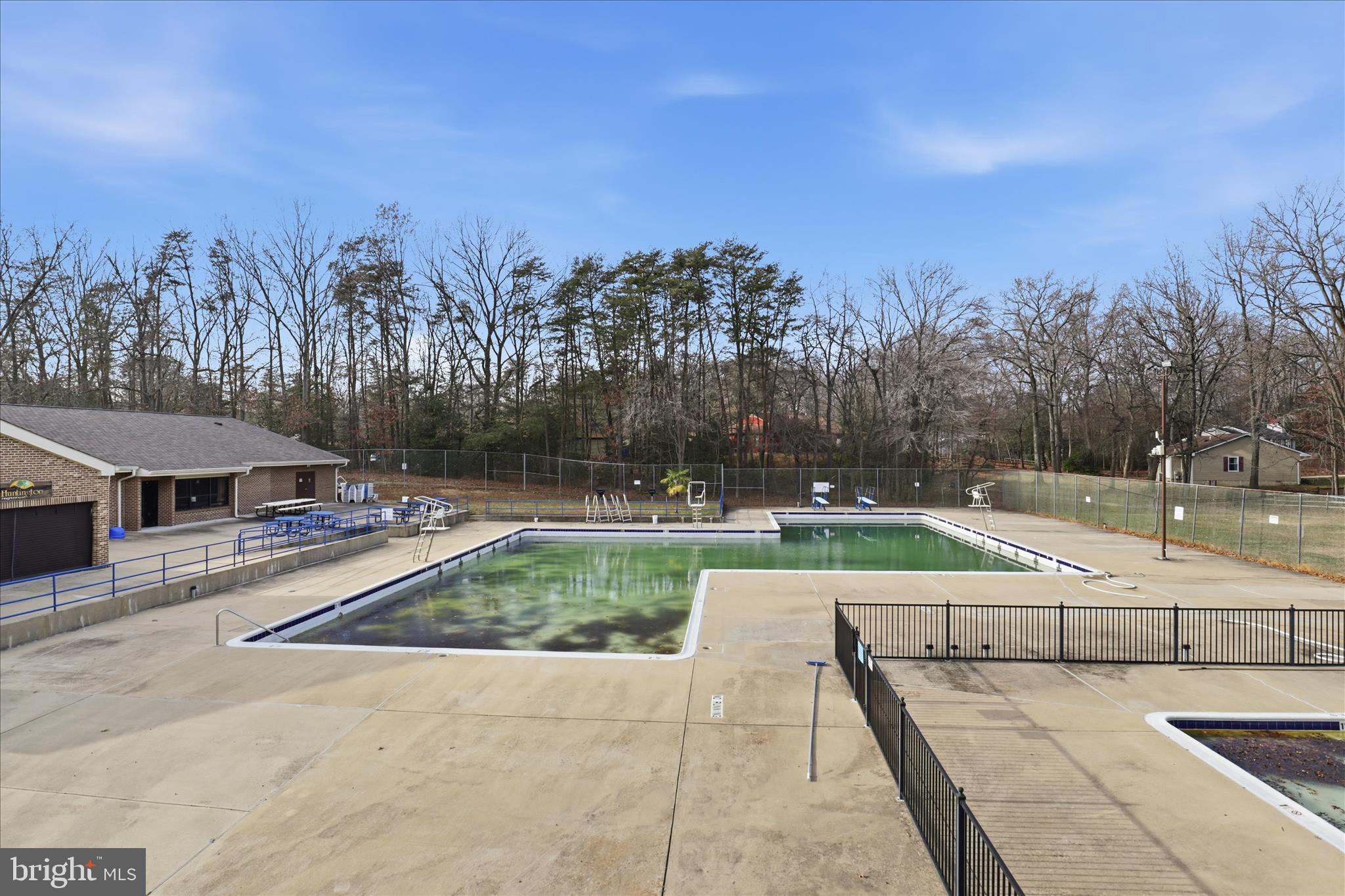 ST CHARLES HUNTINGTON - Residential Lease