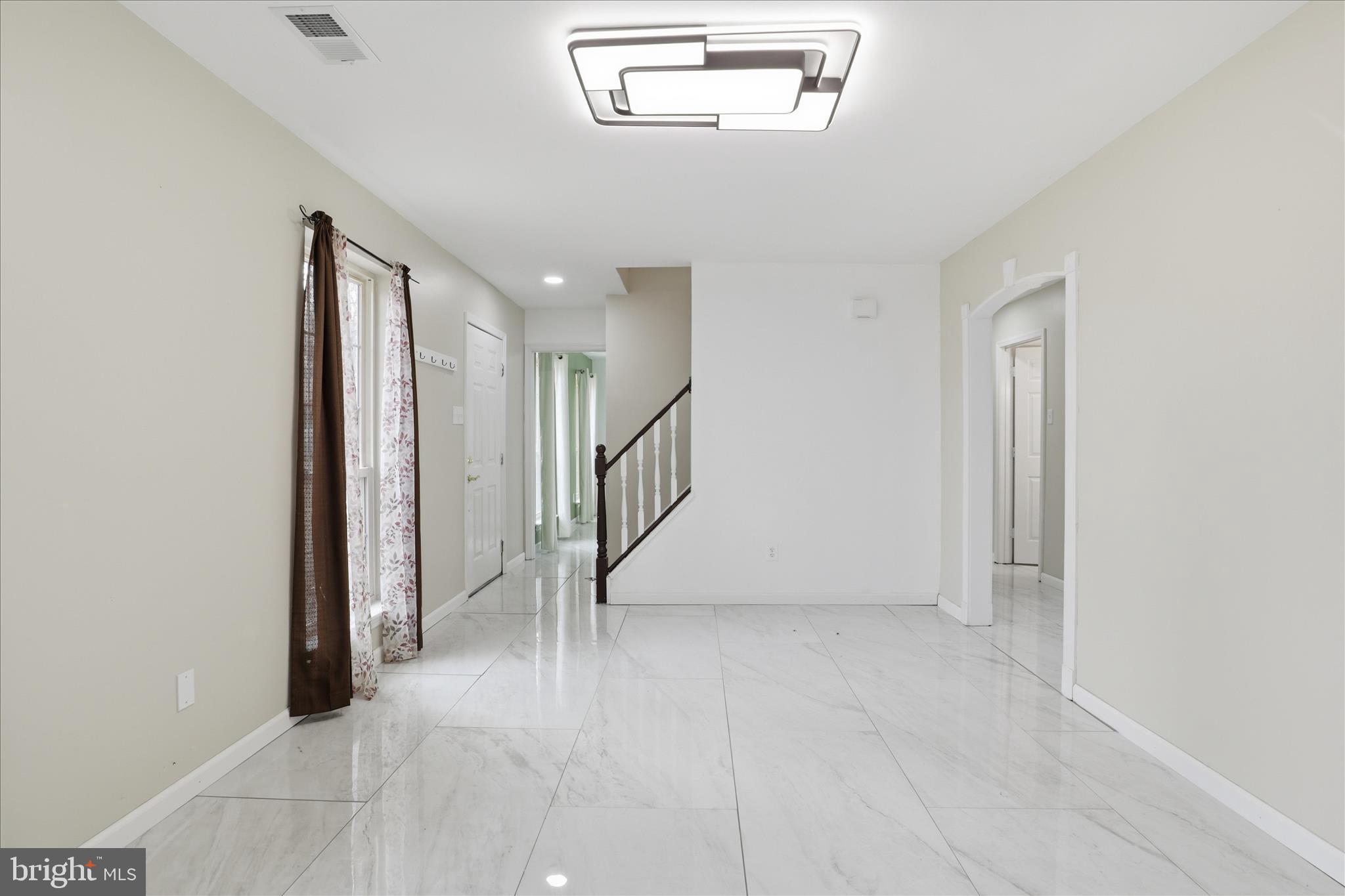 ST CHARLES HUNTINGTON - Residential Lease