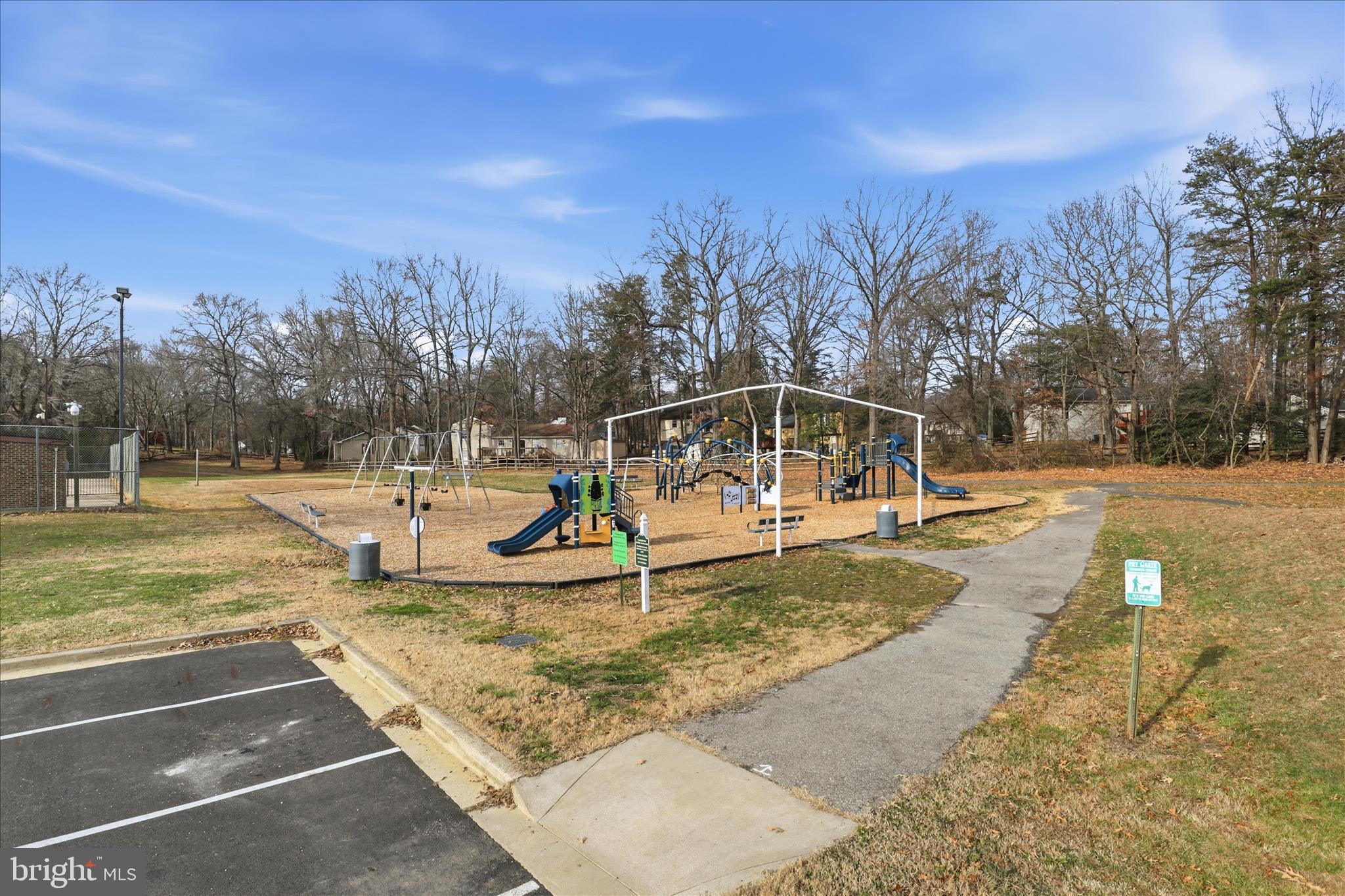 ST CHARLES HUNTINGTON - Residential Lease