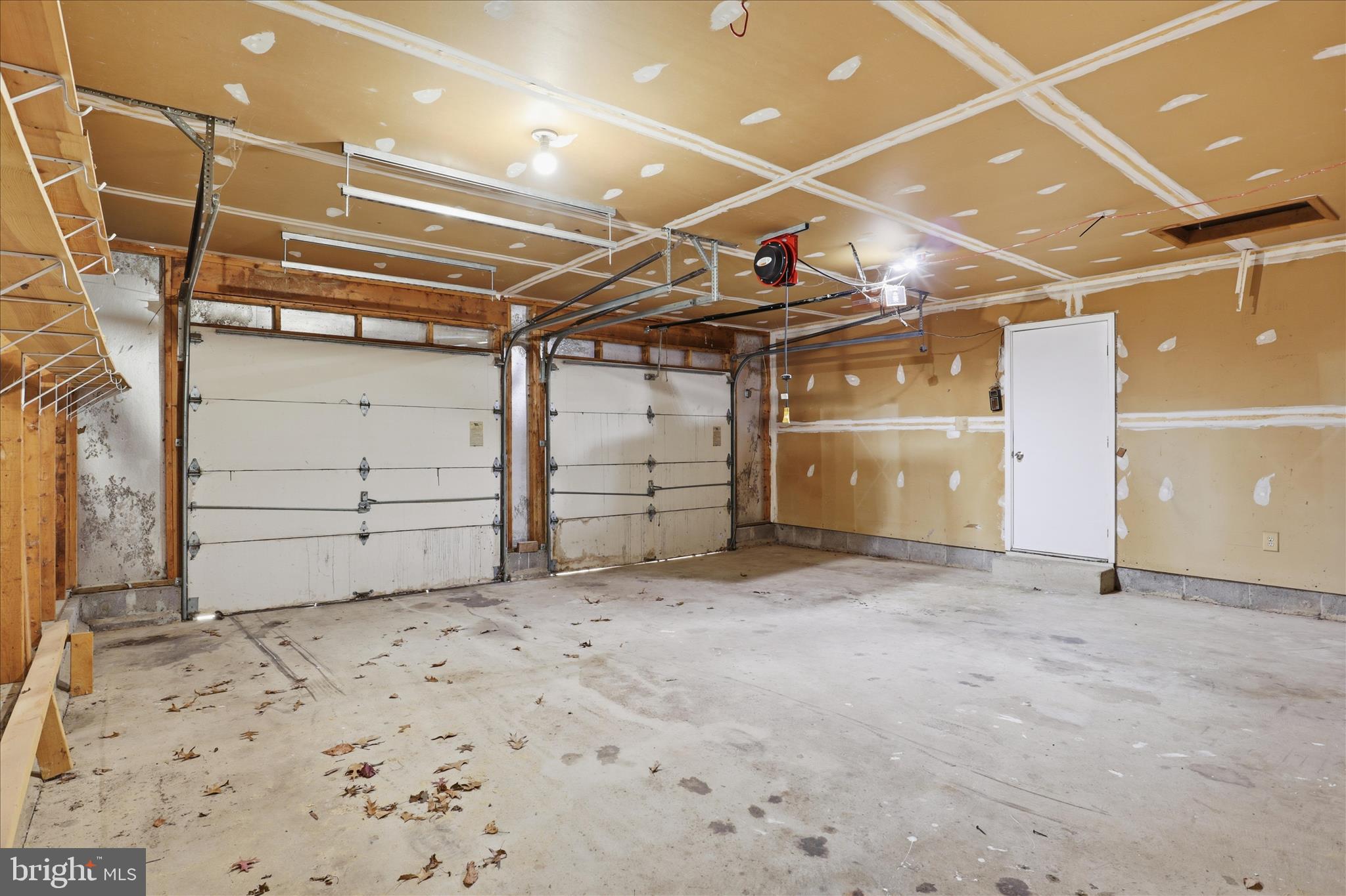 ST CHARLES HUNTINGTON - Residential Lease