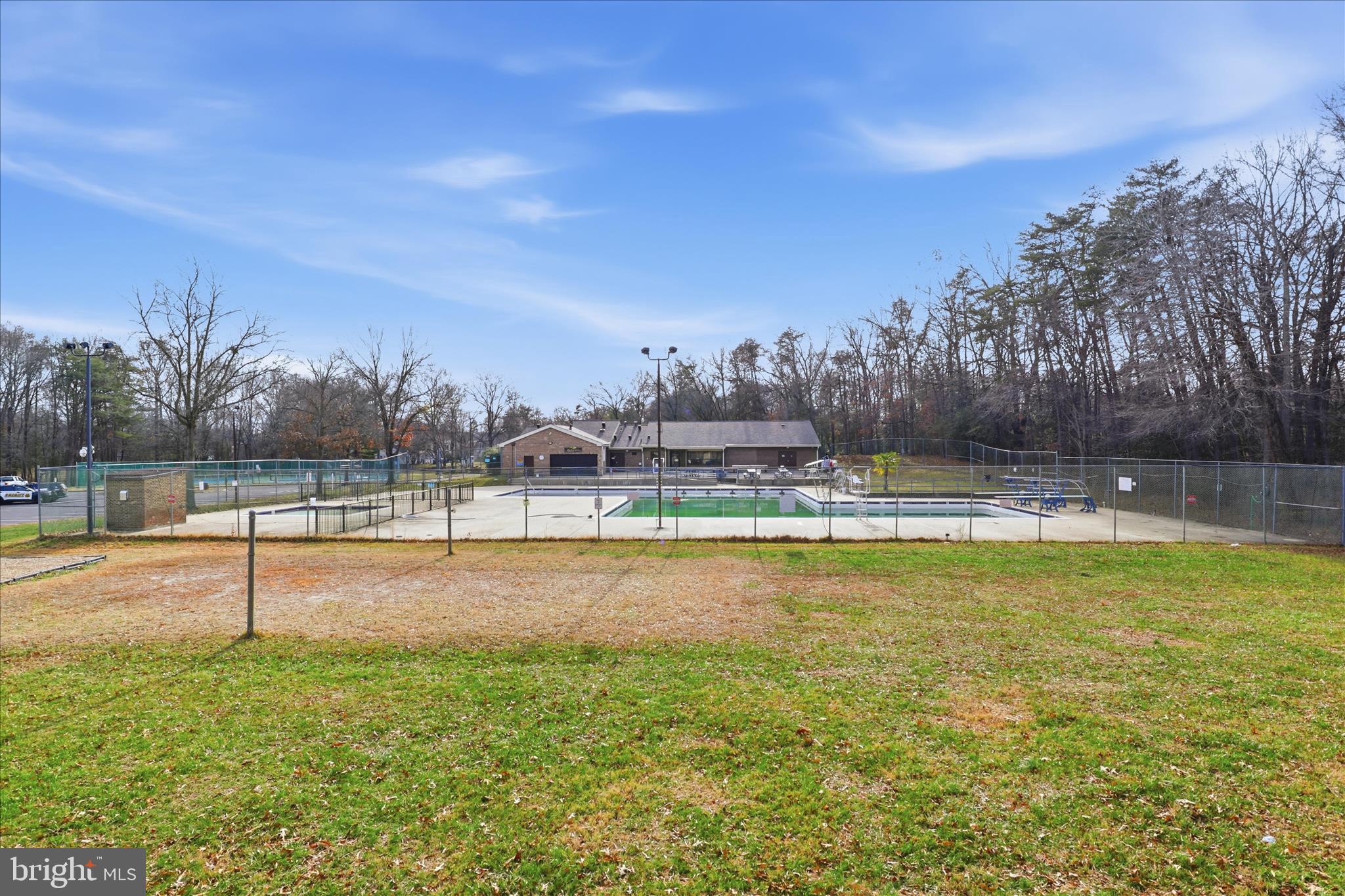 ST CHARLES HUNTINGTON - Residential Lease