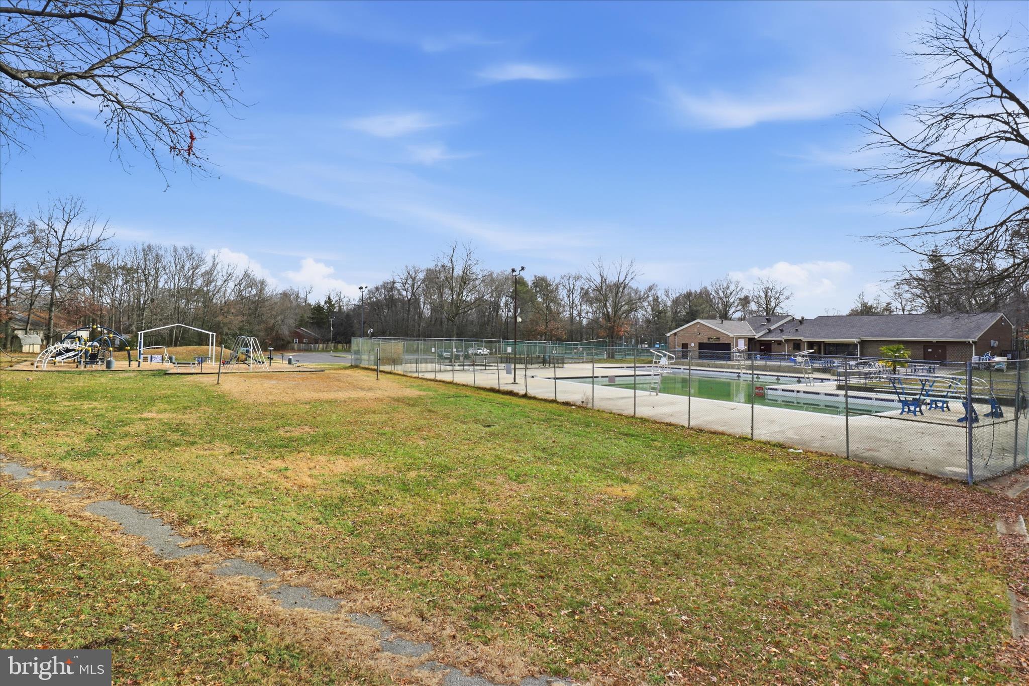 ST CHARLES HUNTINGTON - Residential Lease