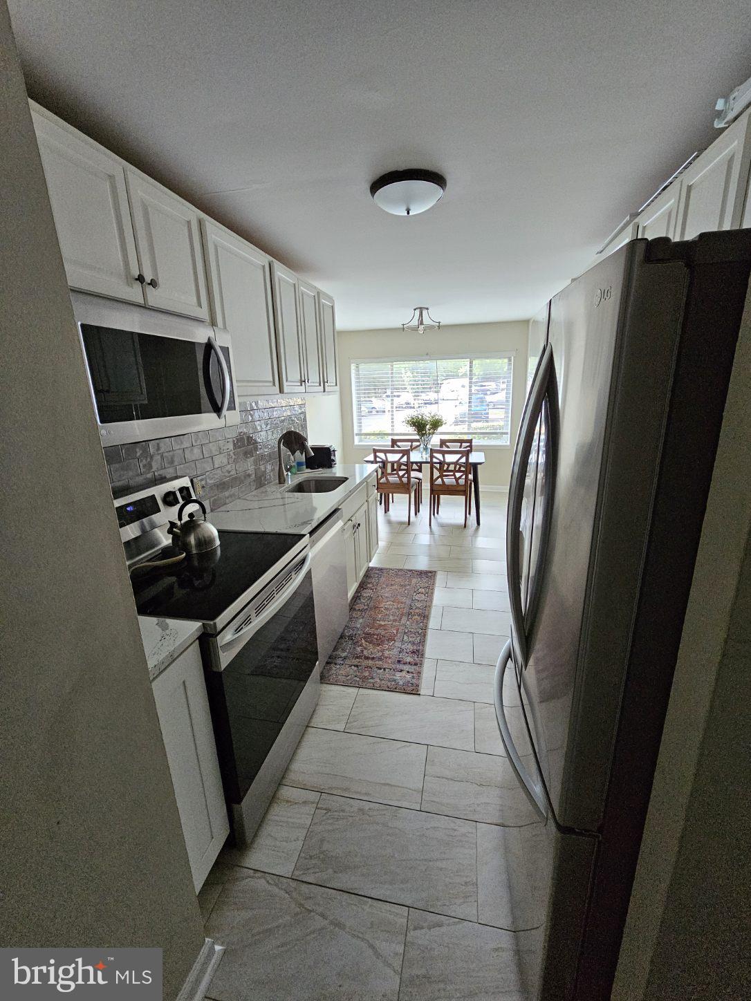 458 GIRARD STREET 390