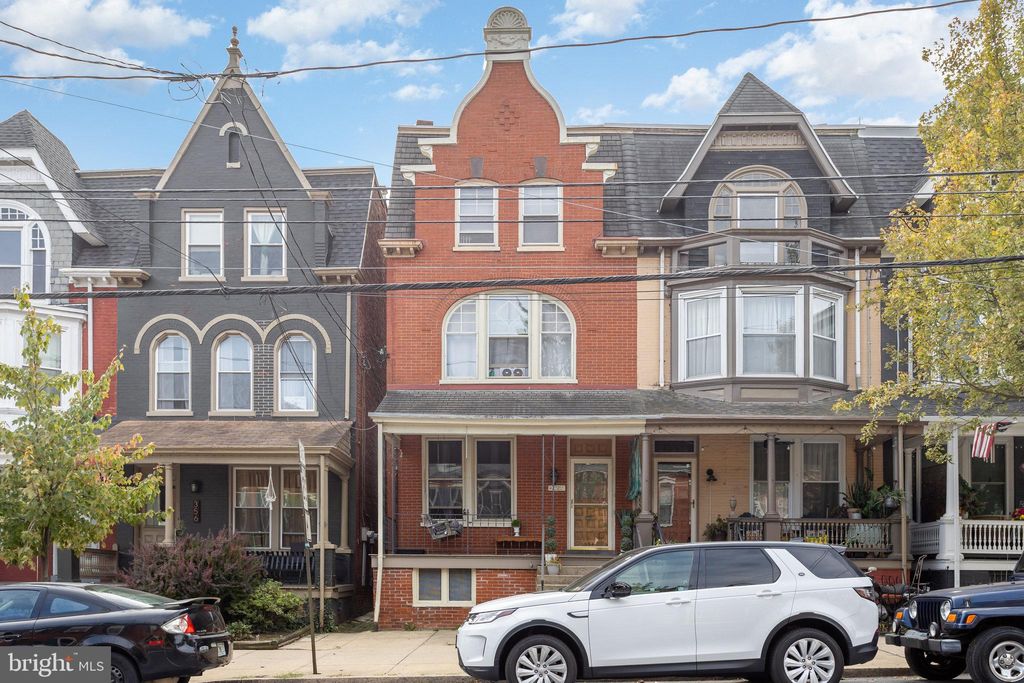 Photo of 354 E Chestnut Street, LANCASTER, PA 17602 (MLS # PALA2076538)