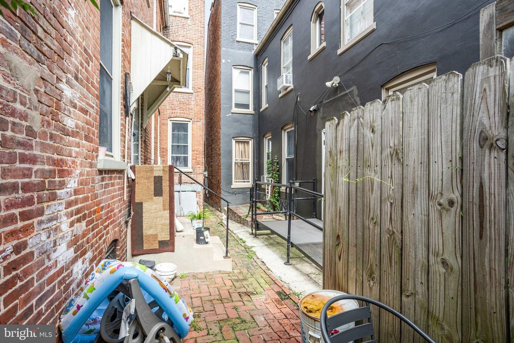 Photo of 354 E Chestnut Street, LANCASTER, PA 17602 (MLS # PALA2076538)