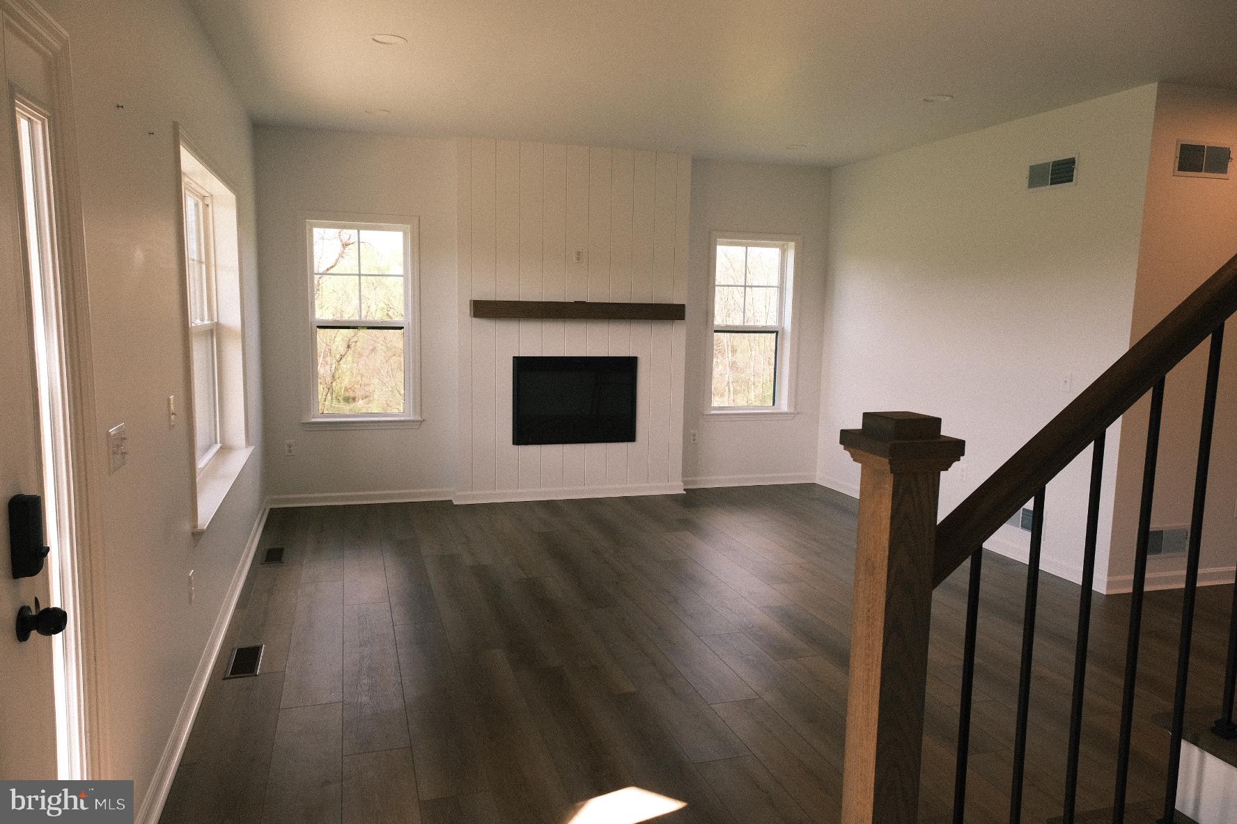 MOUNTAIN VIEW - Residential