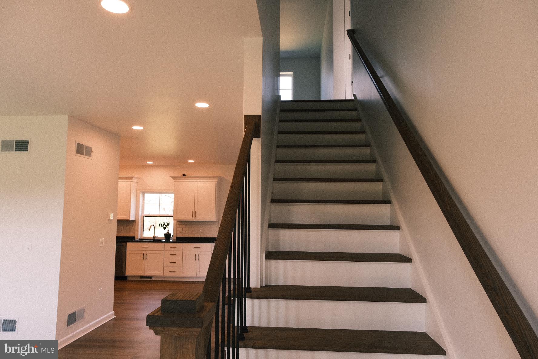 MOUNTAIN VIEW - Residential