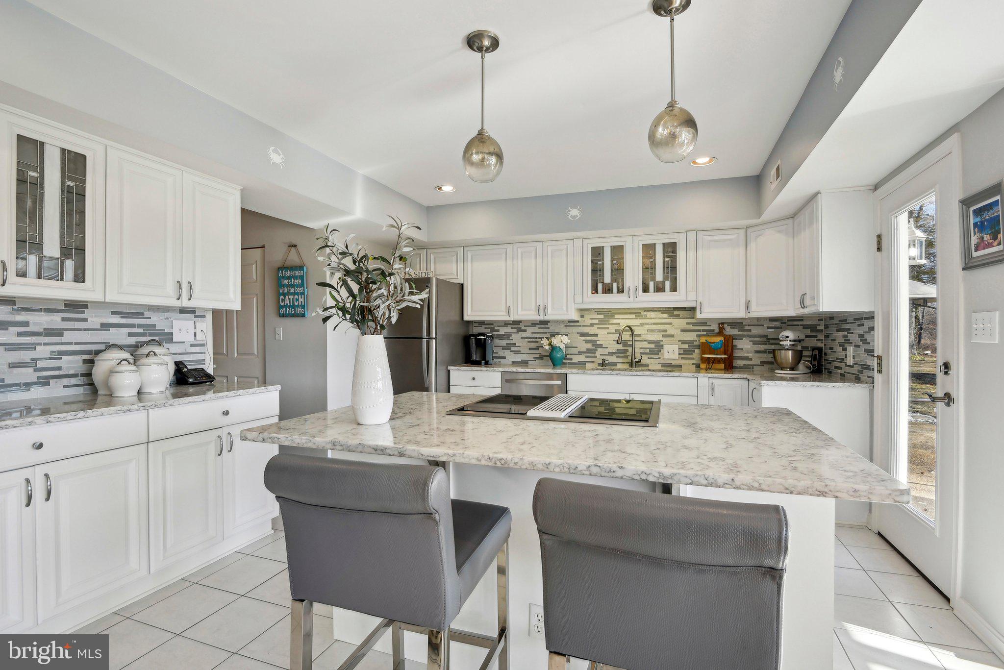 AVALON SHORES - Residential