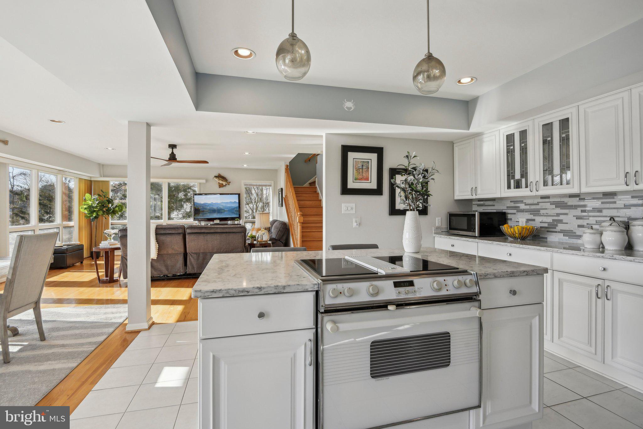 AVALON SHORES - Residential