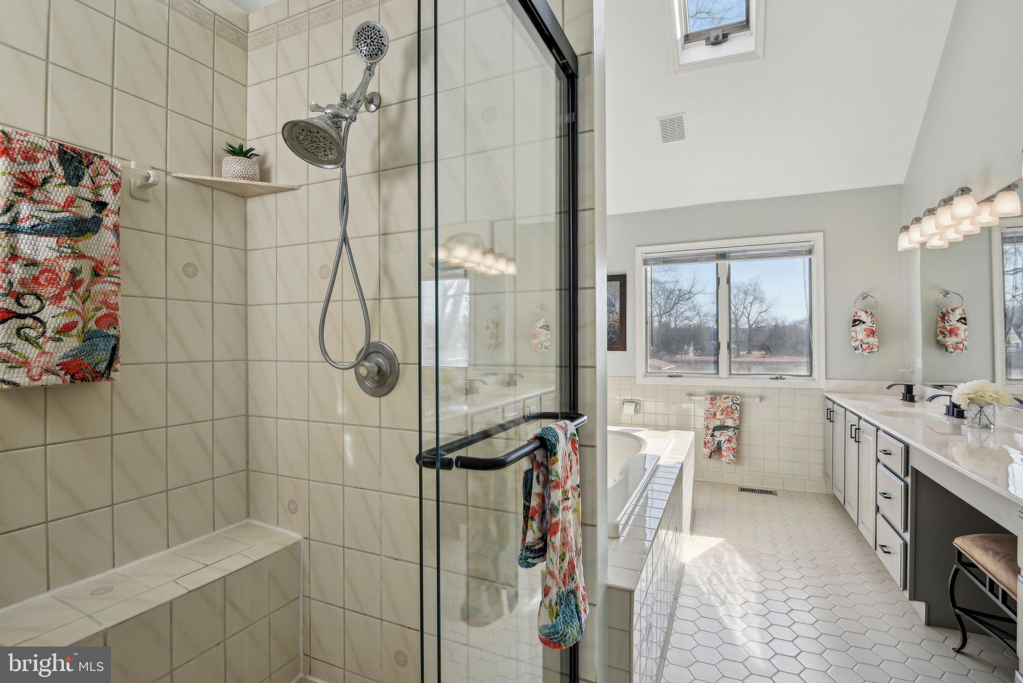 AVALON SHORES - Residential