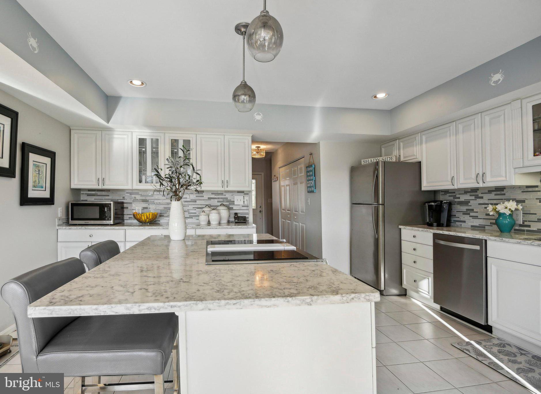 AVALON SHORES - Residential