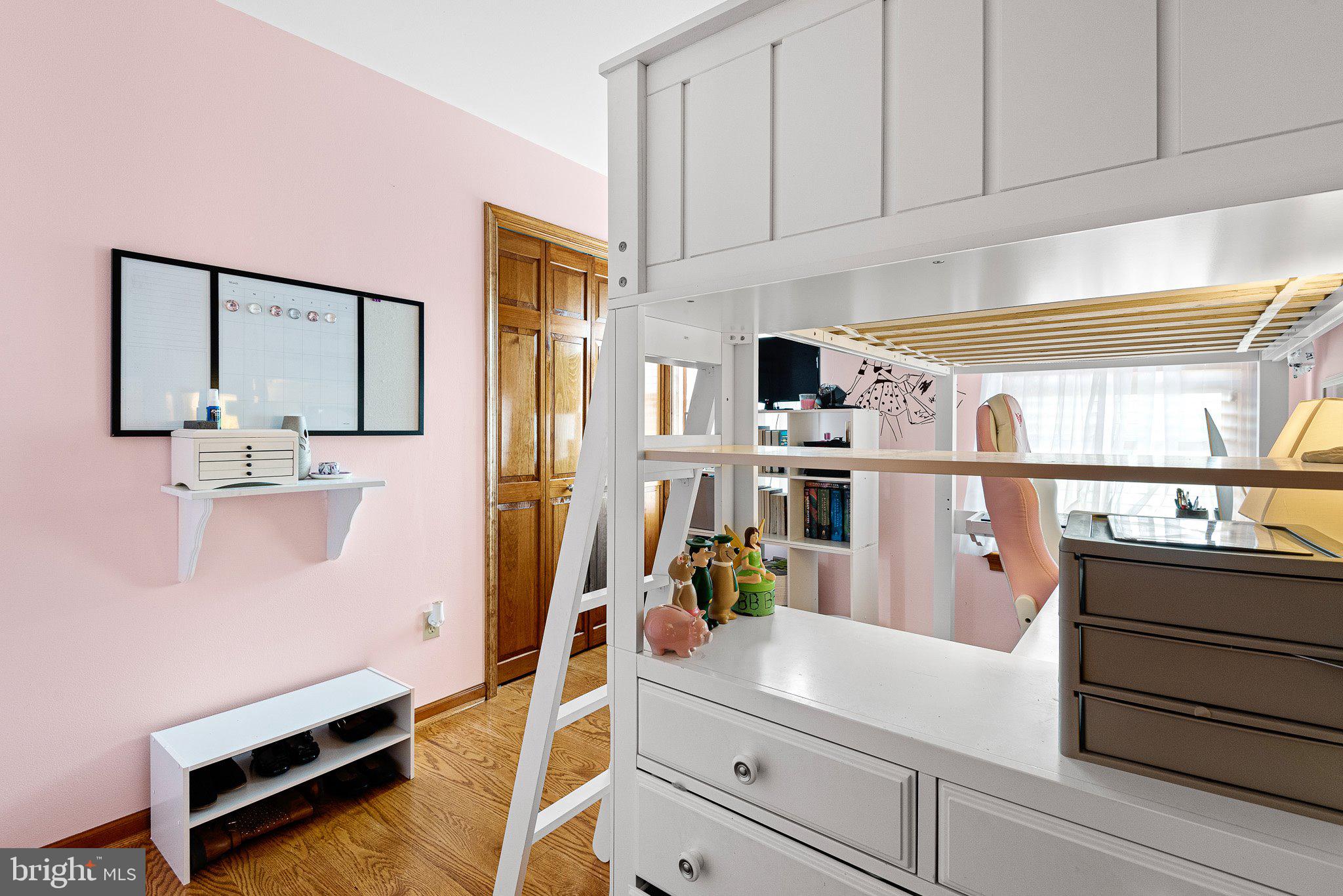 CHARLESTOWN KNOLL - Residential