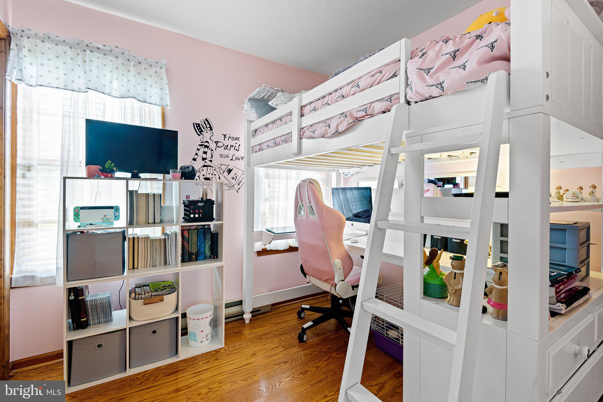 CHARLESTOWN KNOLL - Residential